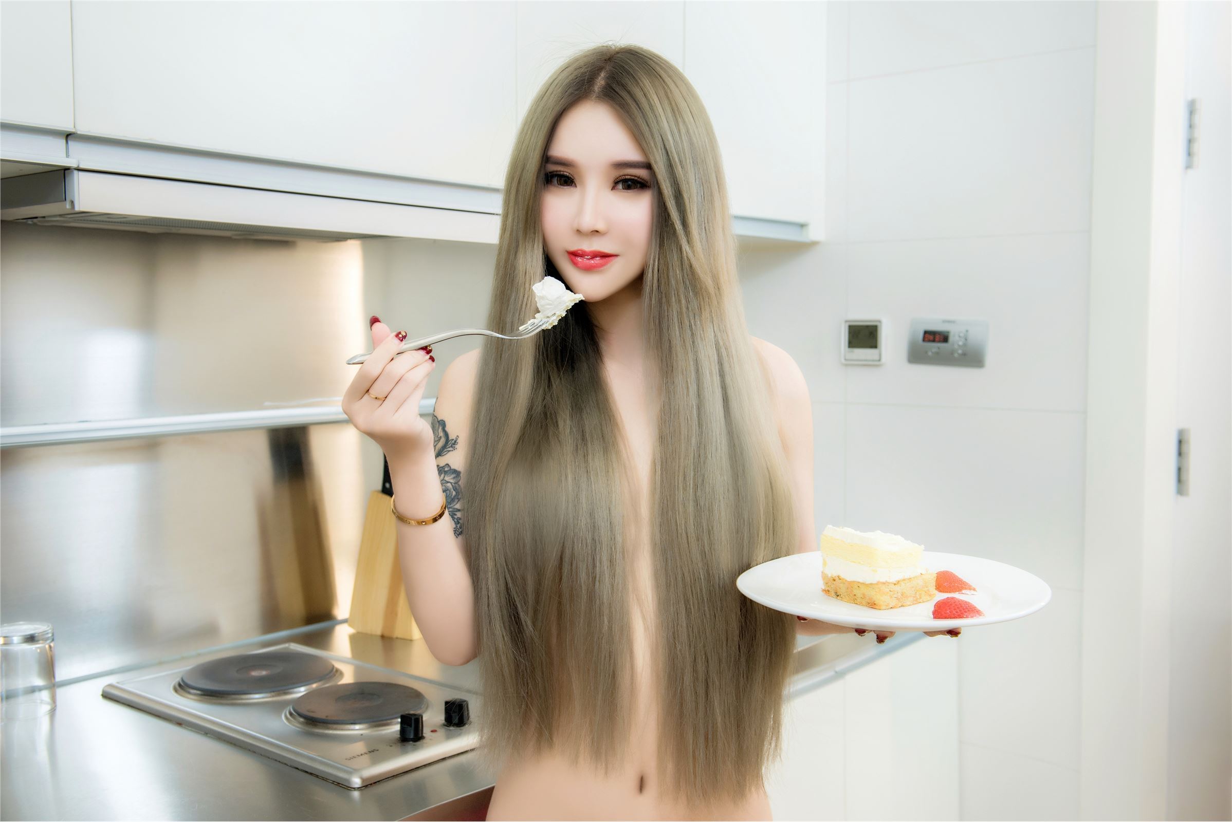 [SLADY猎女神] 2017.05.25 NO.009 刺青小萝莉爱丽莎Lisa家居甜美写真 爱丽莎Lisa