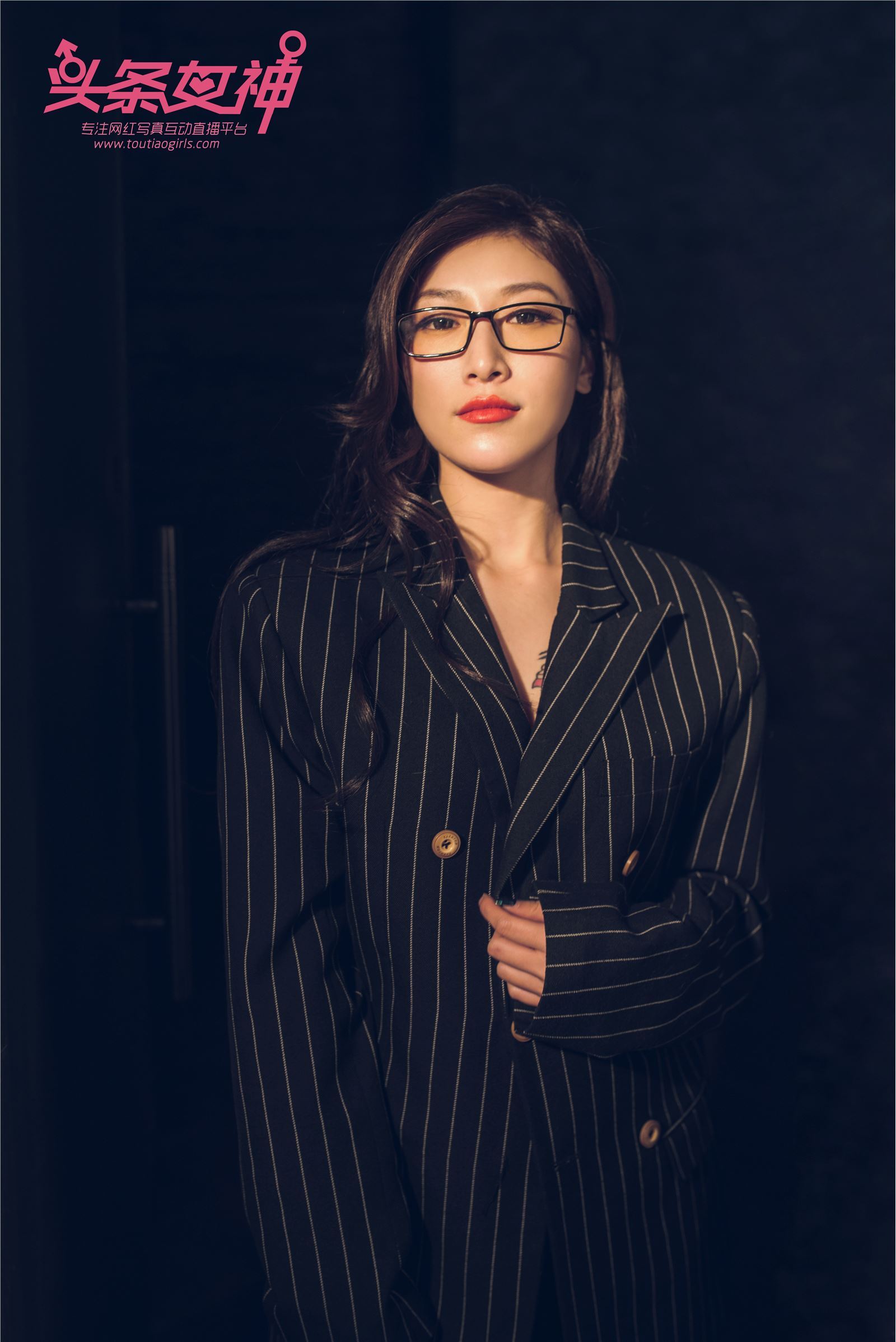 [TouTiao头条女神] 2018.04.01 杜花花-愚人节诱惑