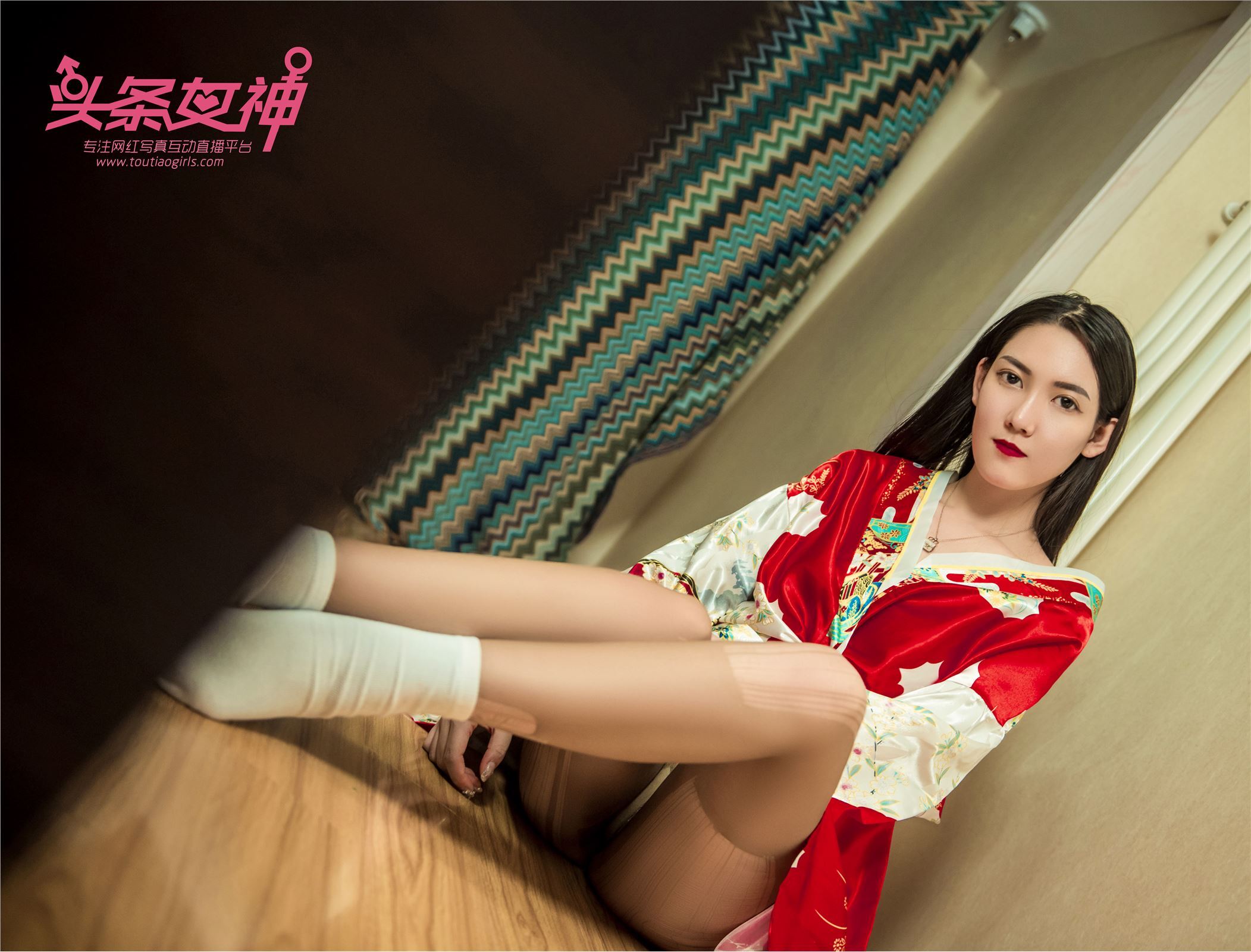 [TouTiao头条女神] 2018.04.09 韩夏汐 特别车模