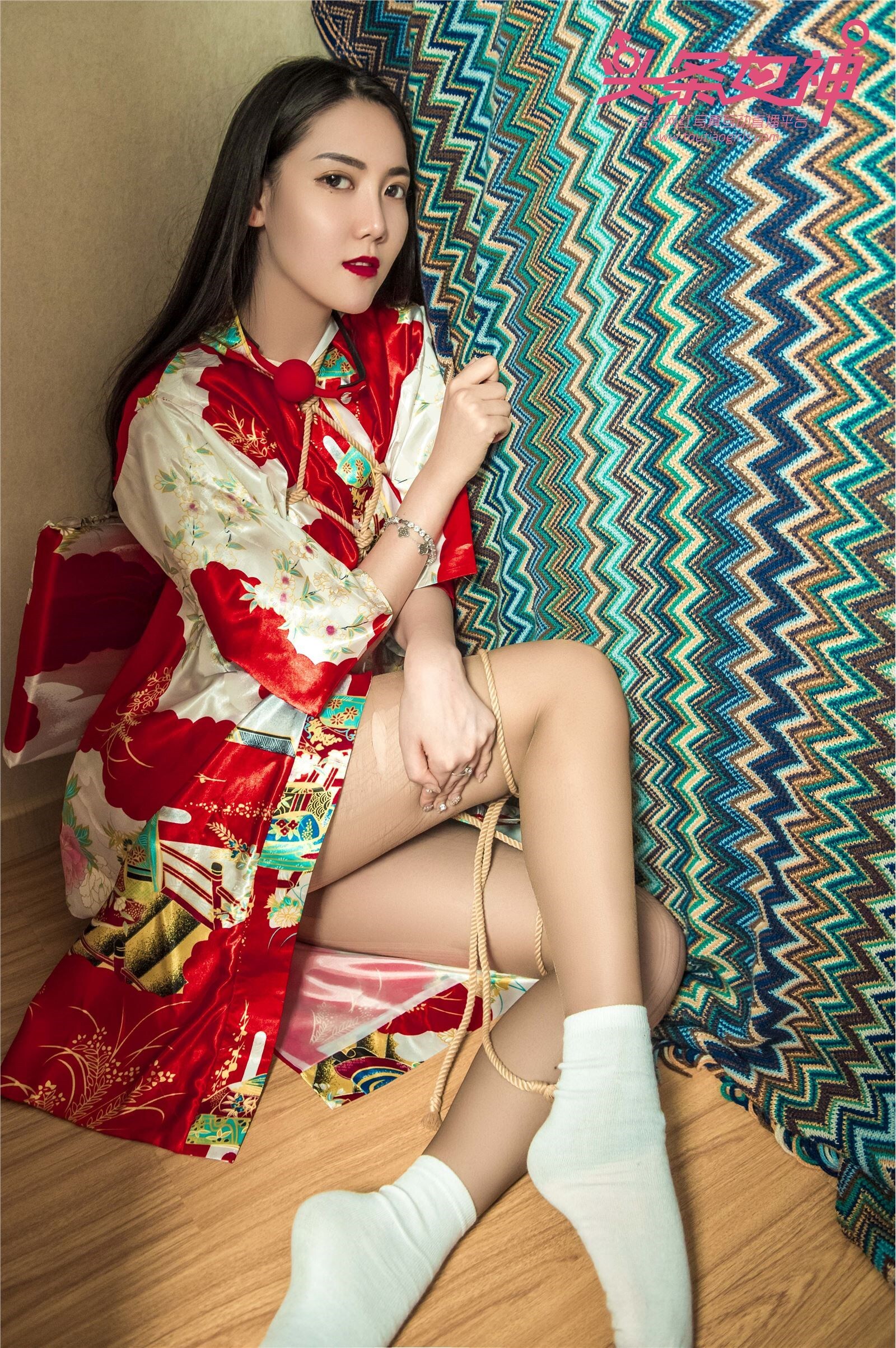 [TouTiao头条女神] 2018.04.09 韩夏汐 特别车模