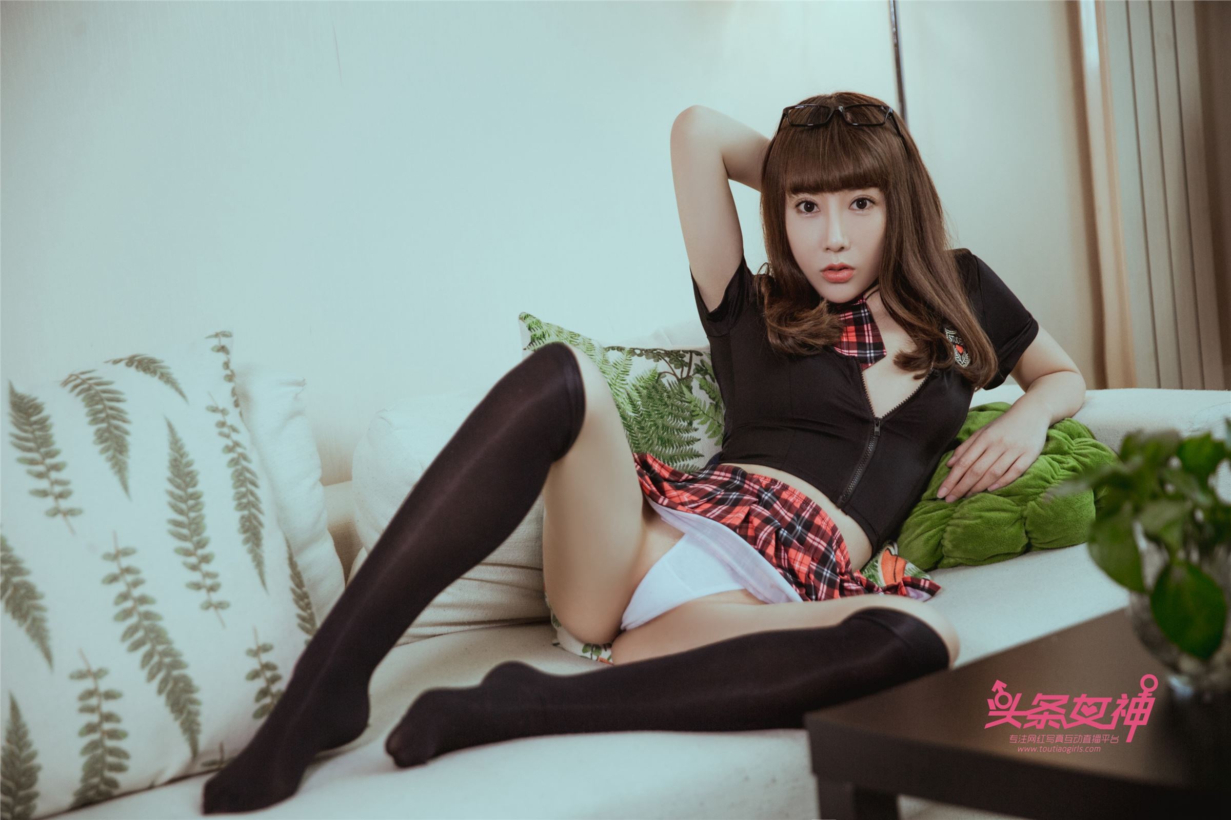 [TouTiao头条女神]2018.06.13 笑笑