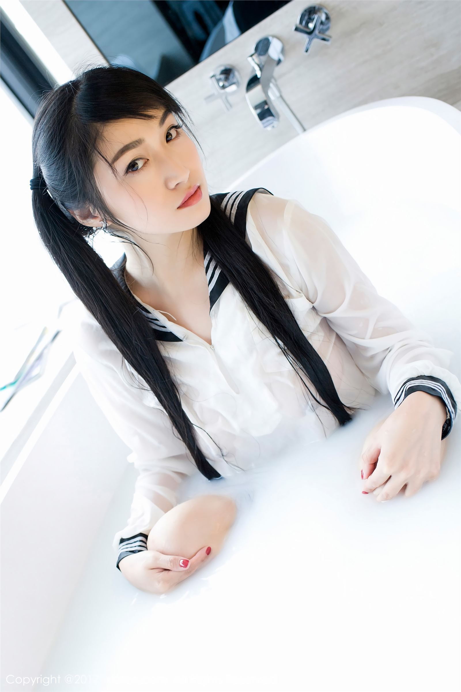 [XIUREN秀人网]写真 2017.11.23 NO.853 清纯山妹子 盼盼龙女sunny