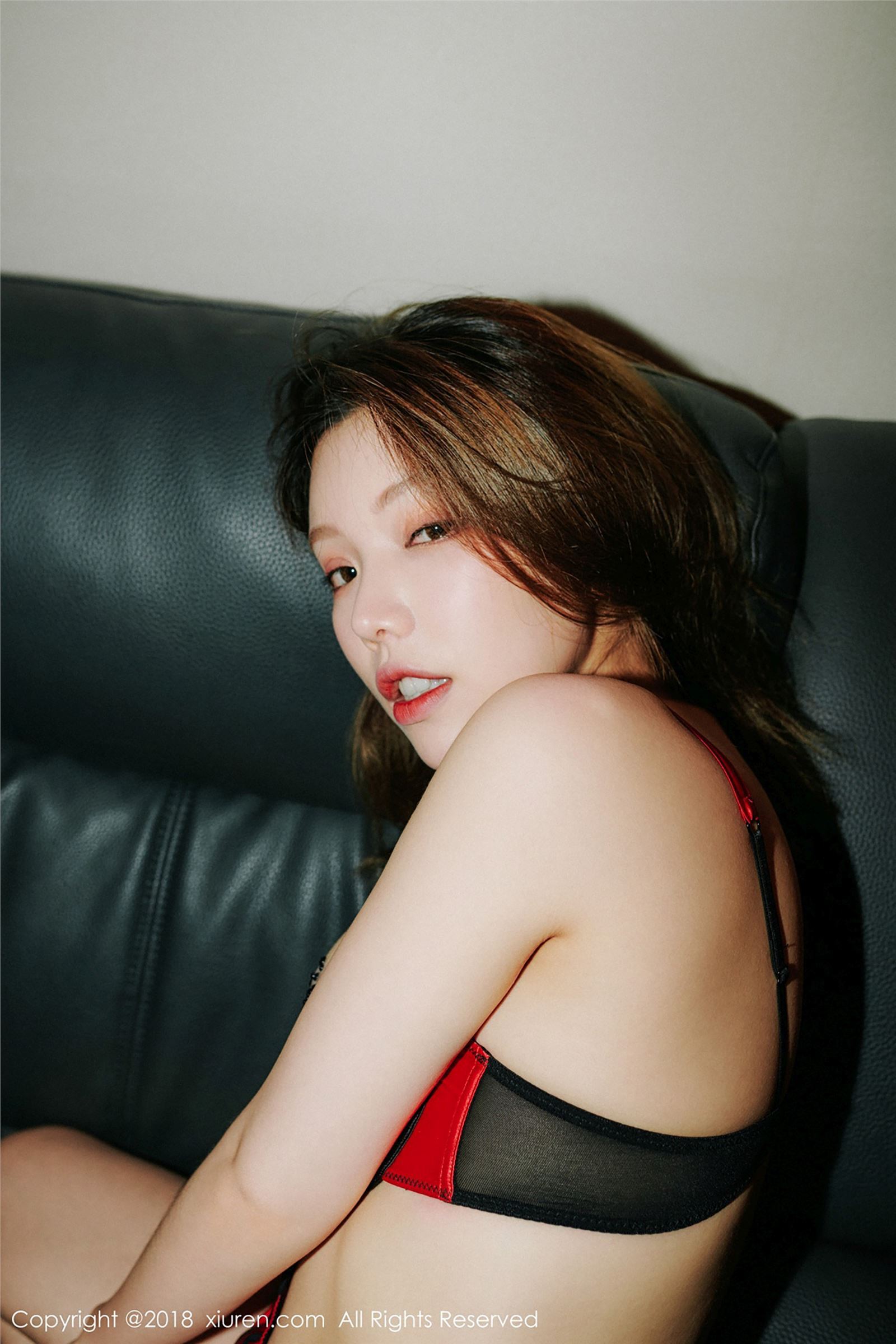 [XIUREN秀人网]2018.08.24 No.1133 黄楽然