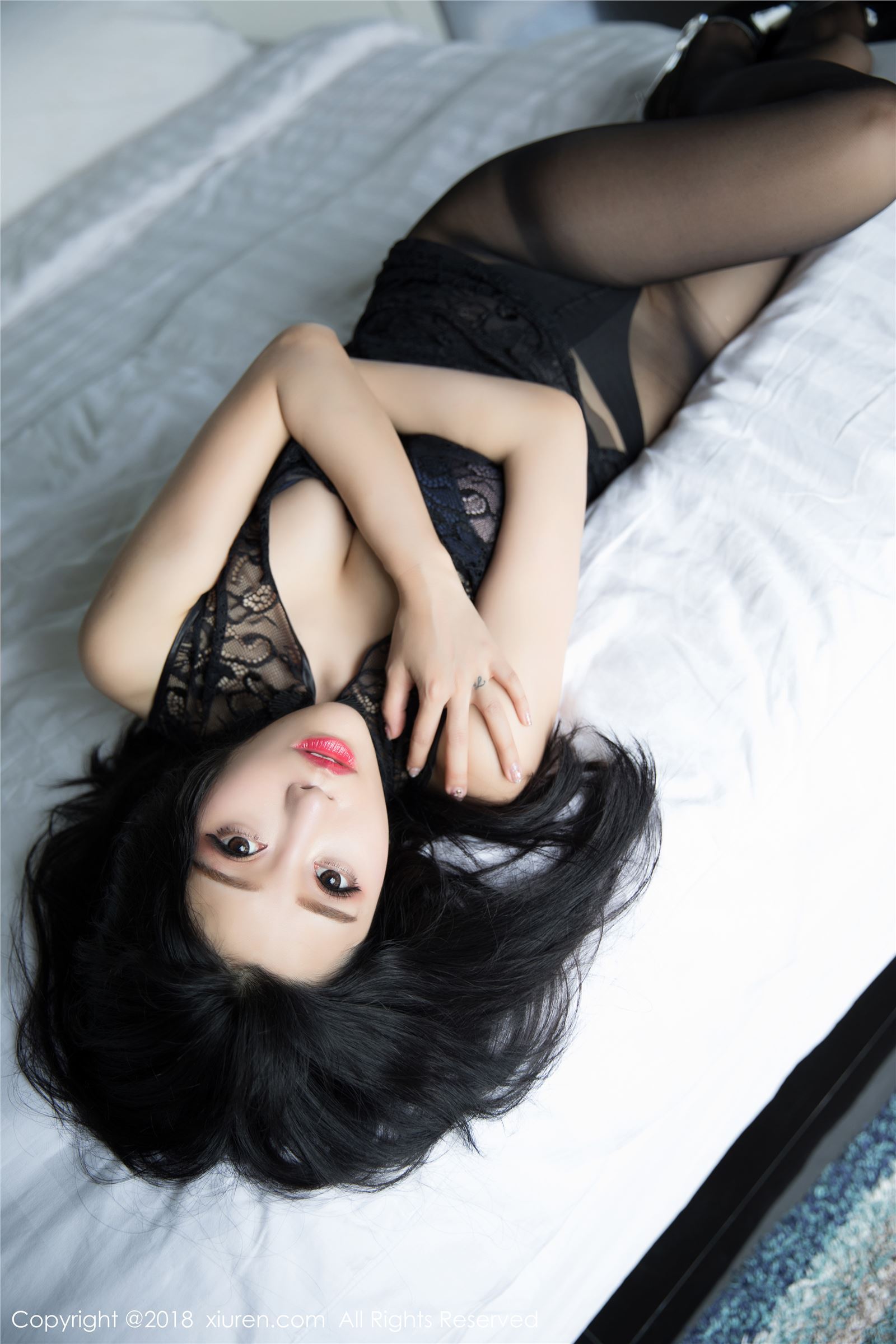 [XIUREN秀人网]2018.10.10 No.1184 兜豆靓Youlina