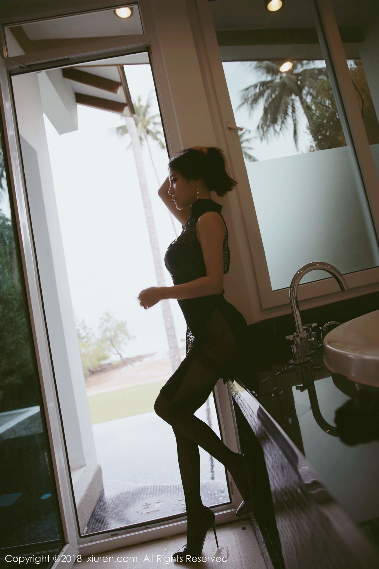 [XIUREN秀人网]2018.10.10 No.1184 兜豆靓Youlina