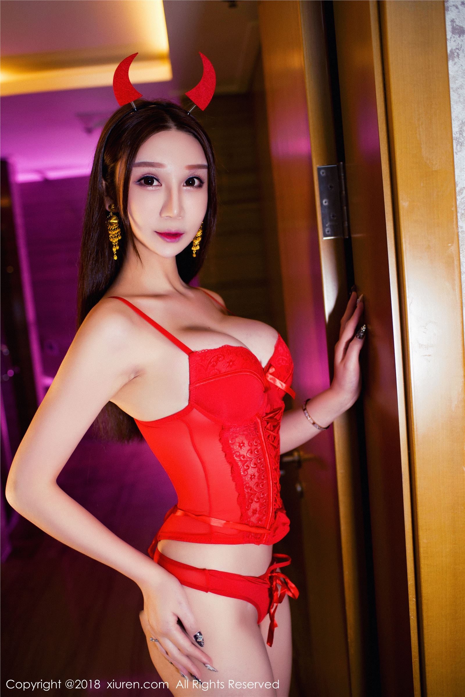 [XIUREN秀人网]2018.10.30 No.1212 李宓儿