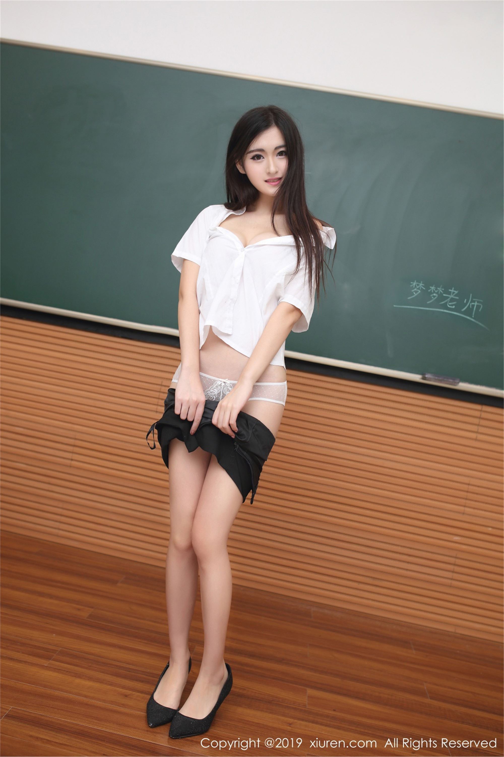 [XIUREN秀人网] 2019.05.31 No.1480 梦梦老师”性感写真 沈梦瑶