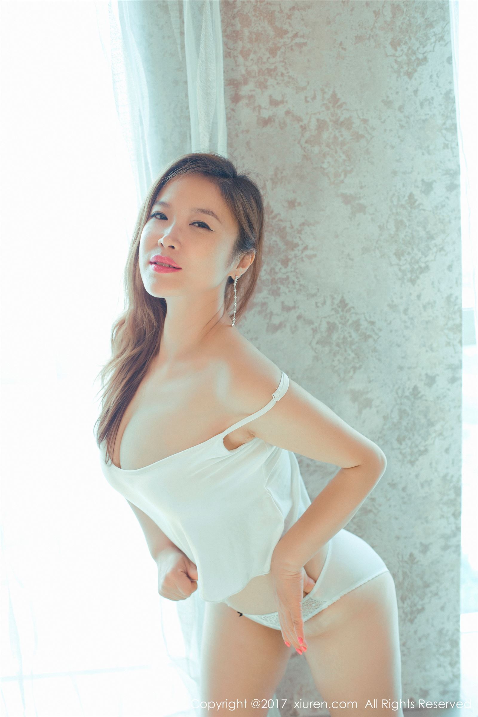 [XIUREN秀人网]2017.10.19 No.834 白兔西希