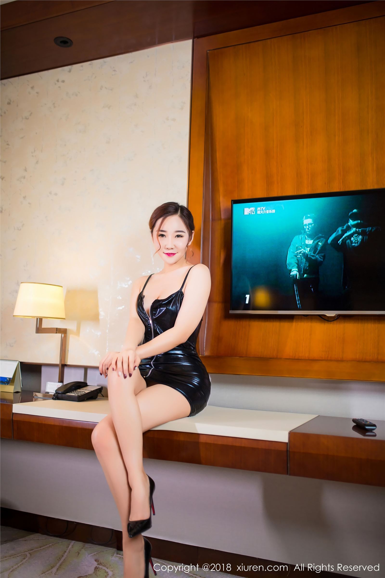 [XIUREN秀人网]写真 2018.01.25 No.910 黑色皮衣 棉花糖candy