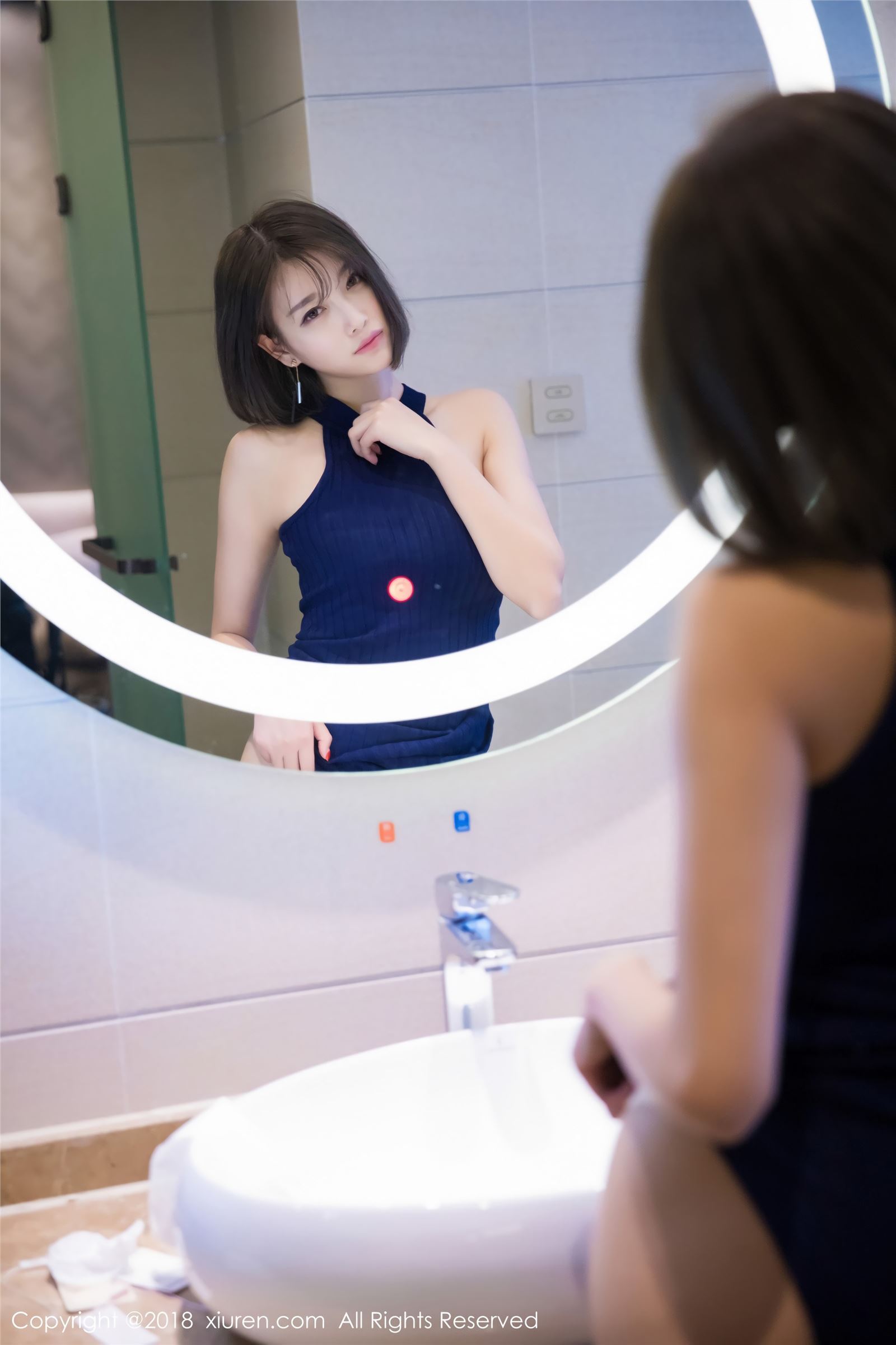 [XIUREN秀人网]写真 2018.01.31 No.919 蓝色礼服 杨晨晨sugar