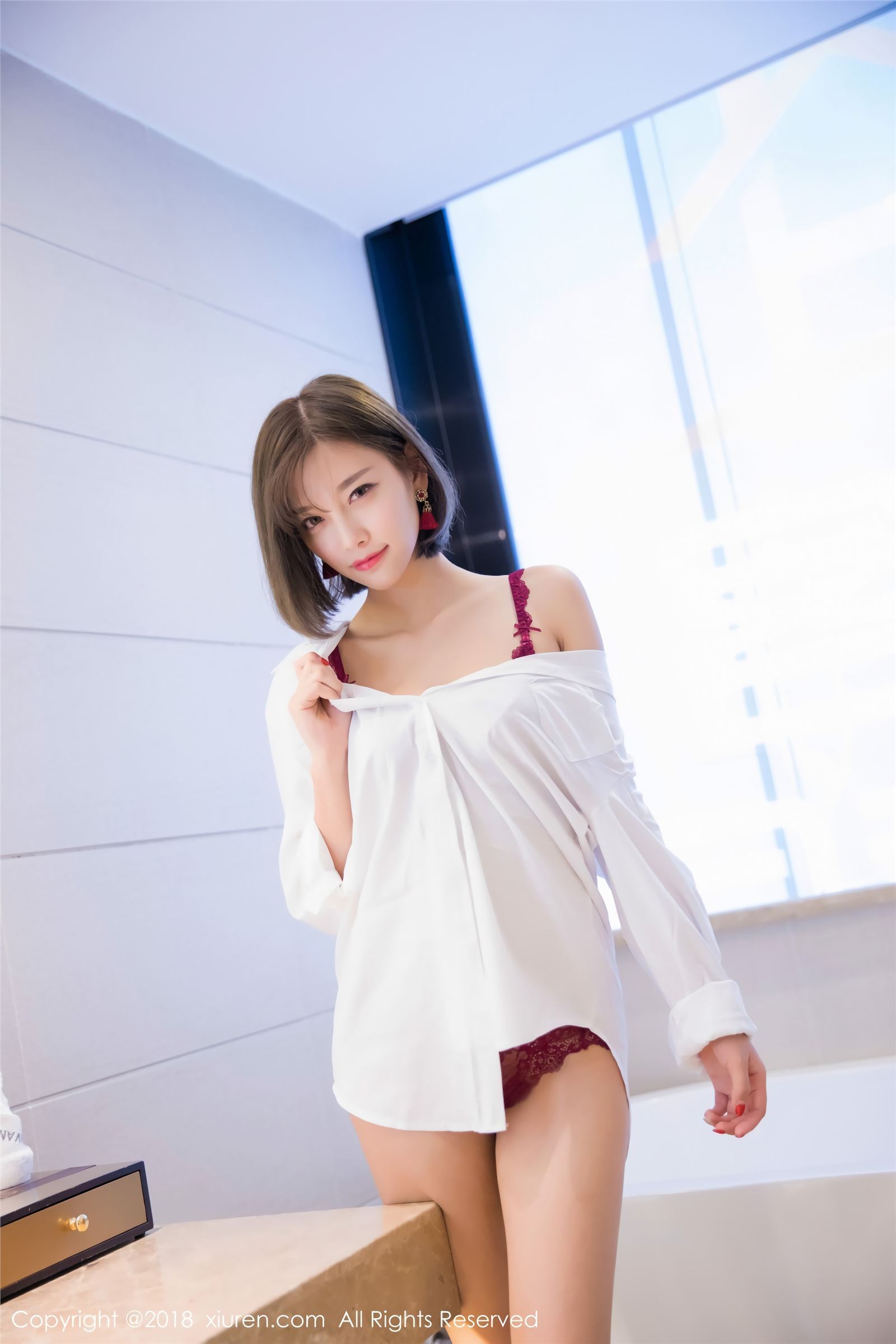 [XIUREN秀人网]写真 2018.01.31 No.919 蓝色礼服 杨晨晨sugar