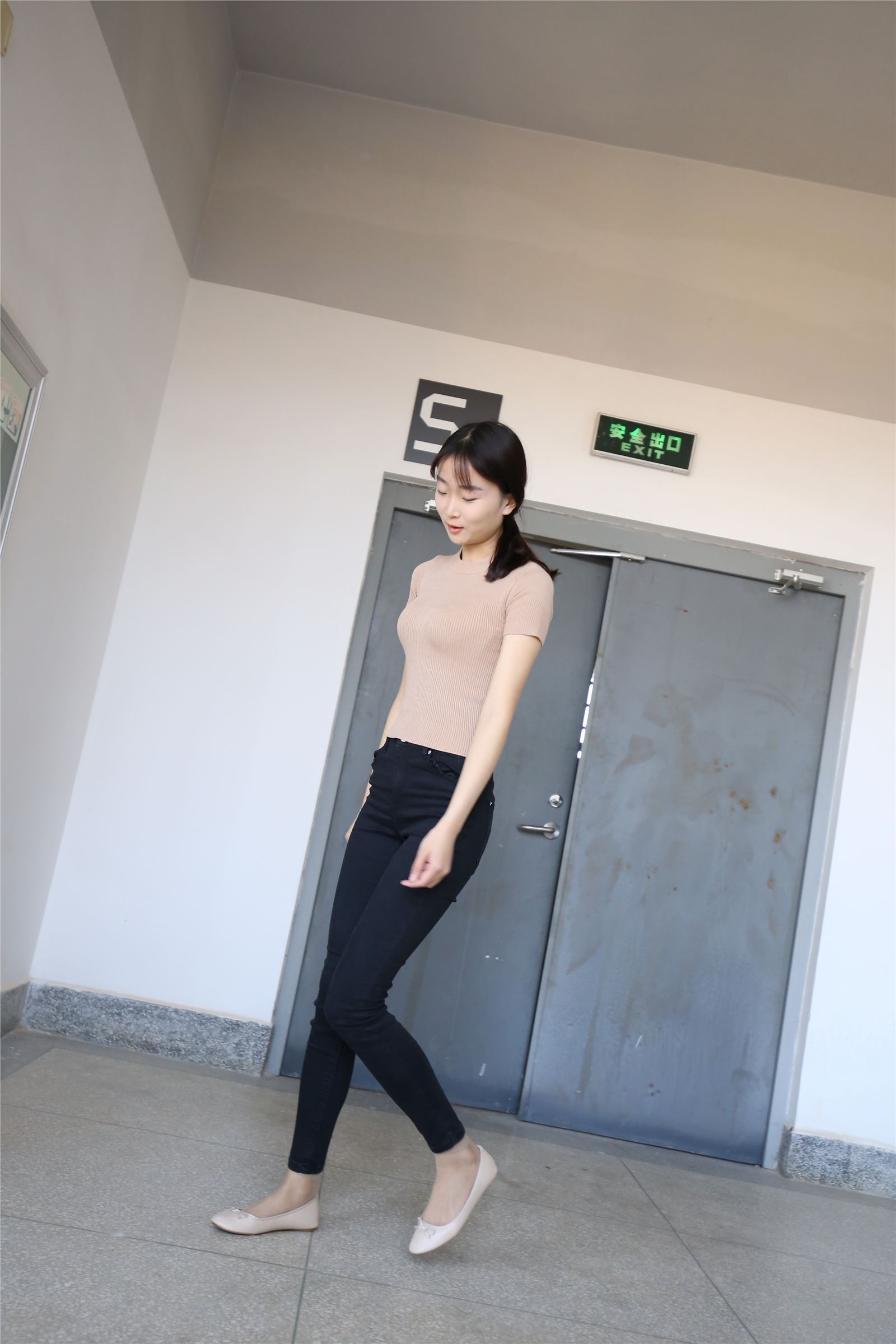 高中生-大西瓜套图 (54) 103P  ZXS-A228