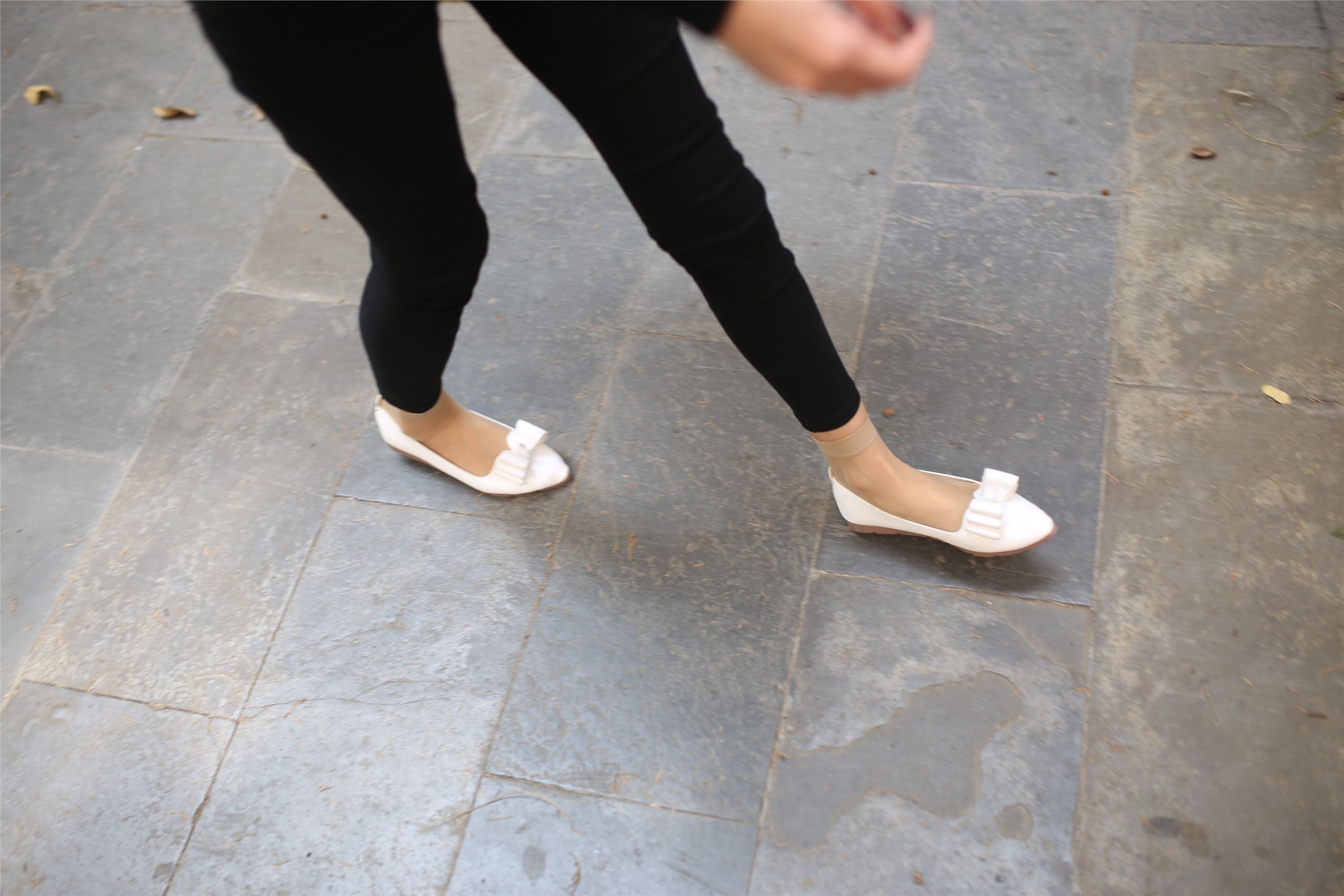 学妹肉丝 105P   ZXS-A115