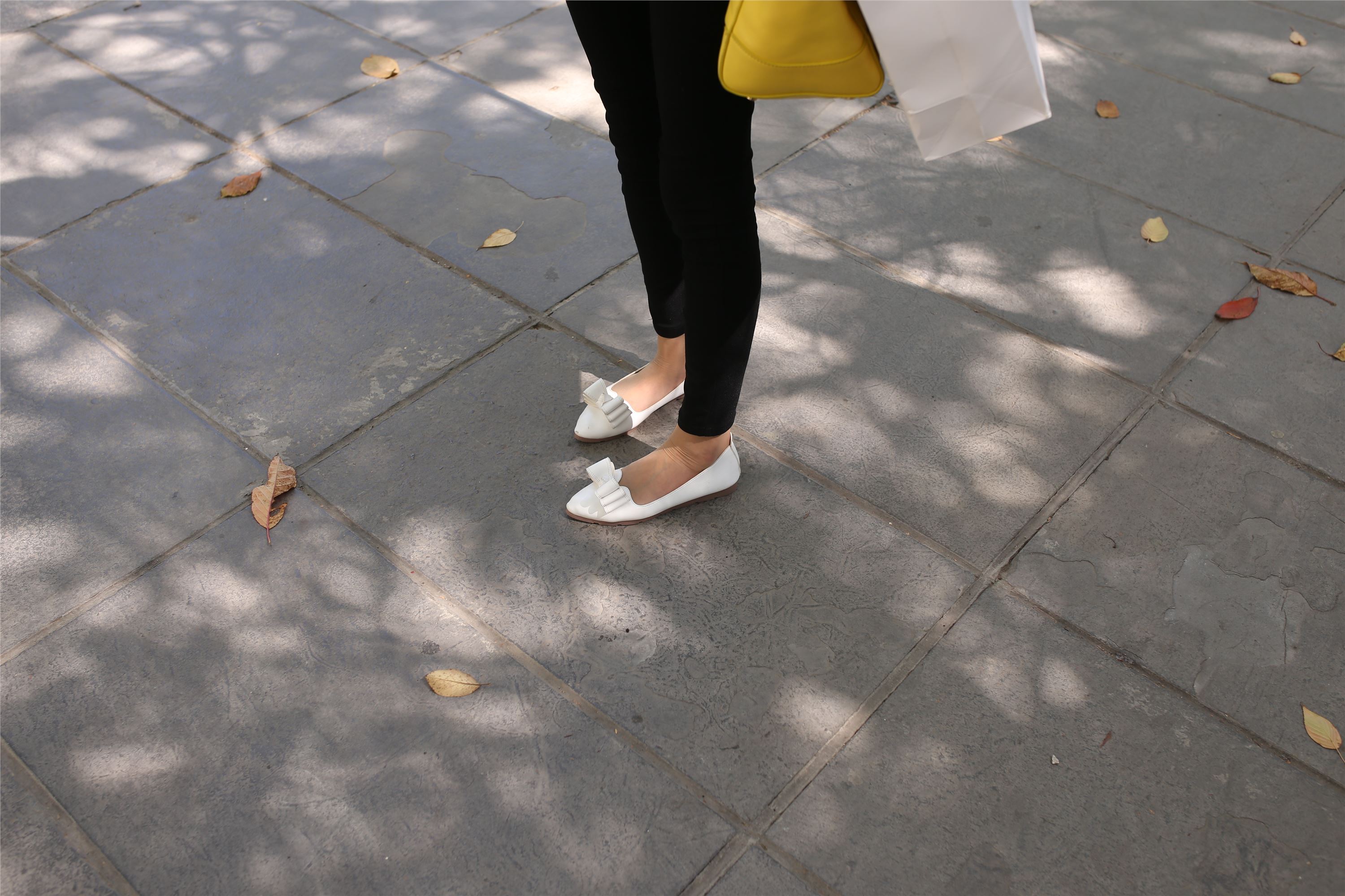 学妹肉丝 105P   ZXS-A115