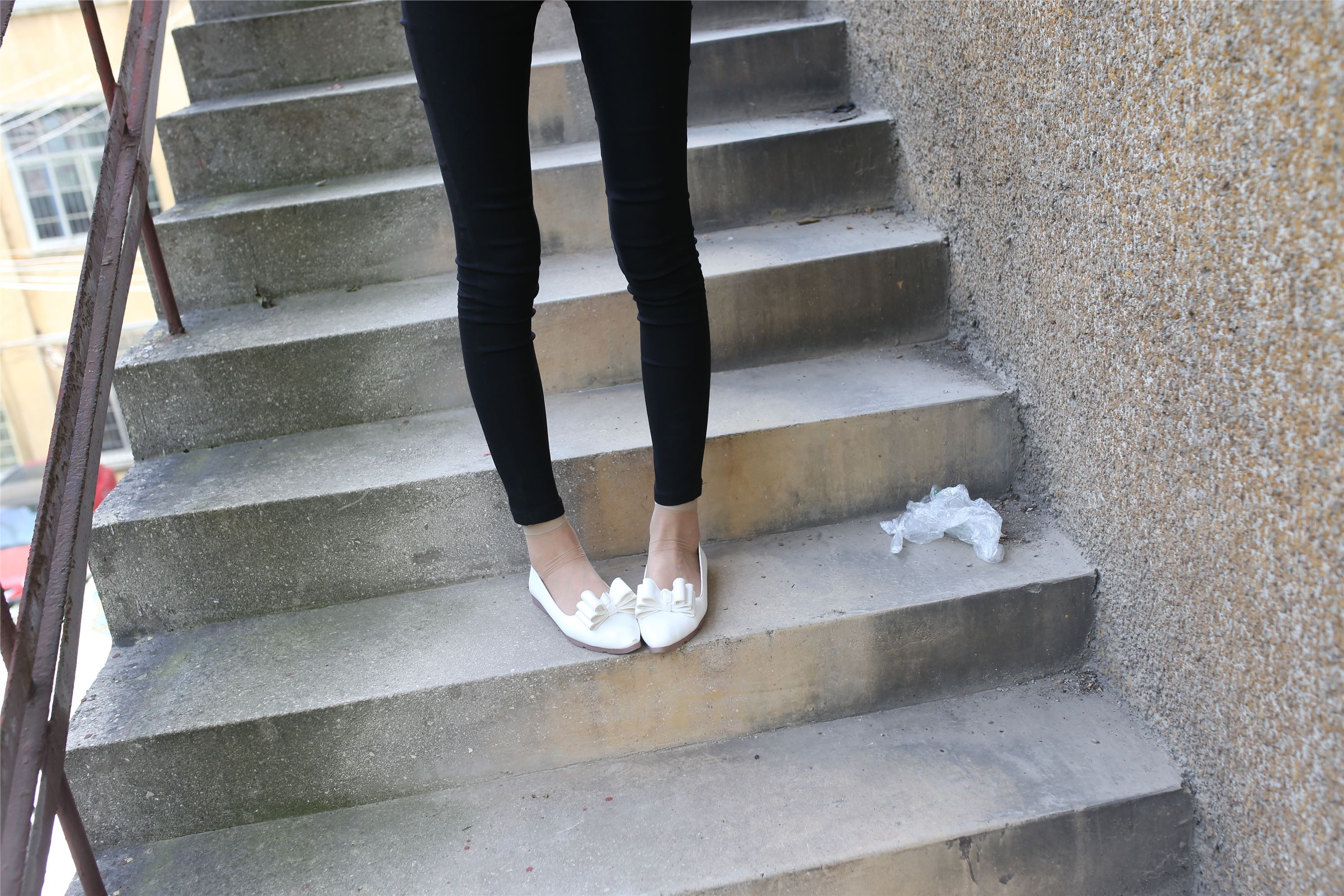 学妹肉丝 105P   ZXS-A115