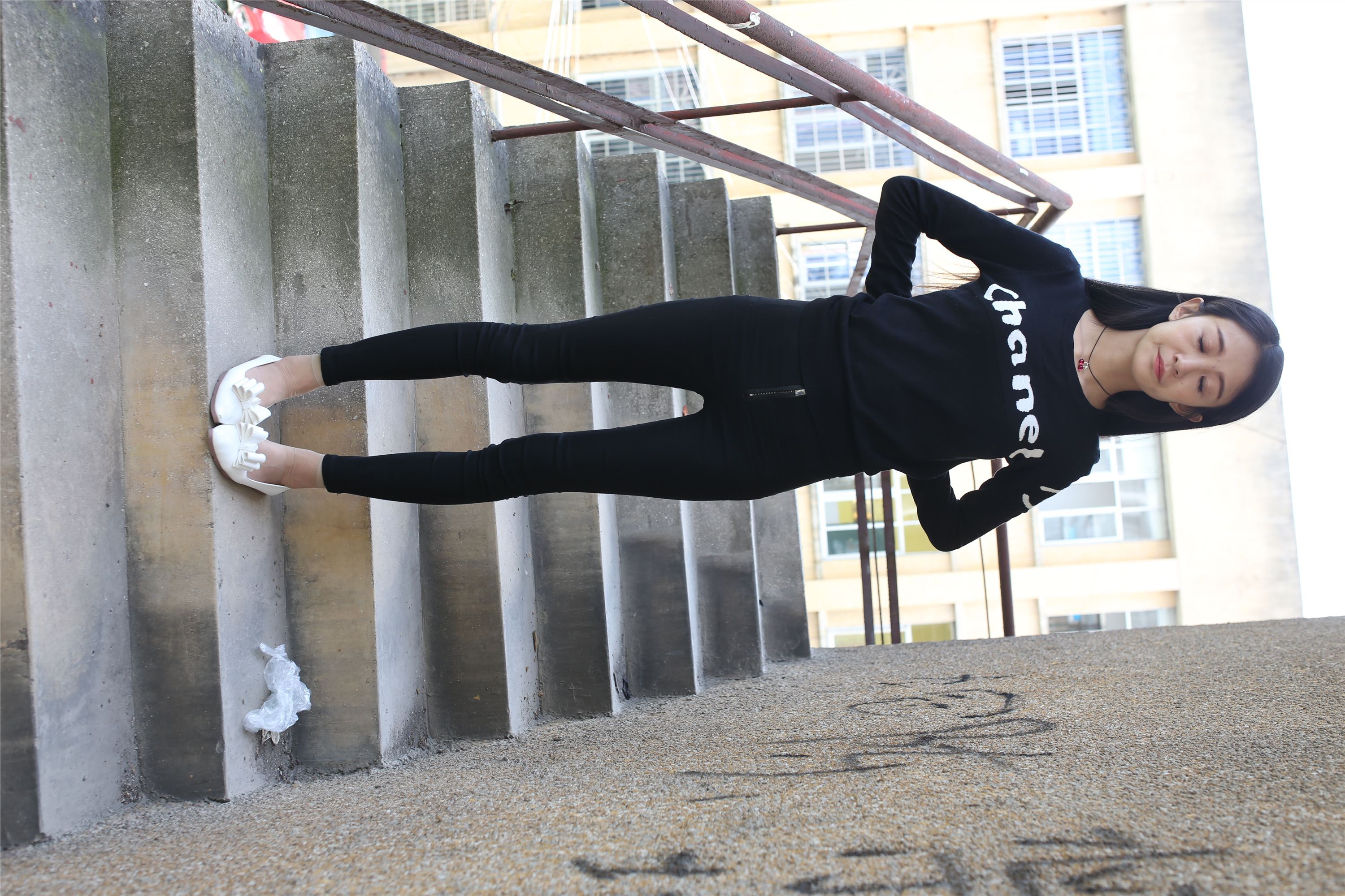 学妹肉丝 105P   ZXS-A115