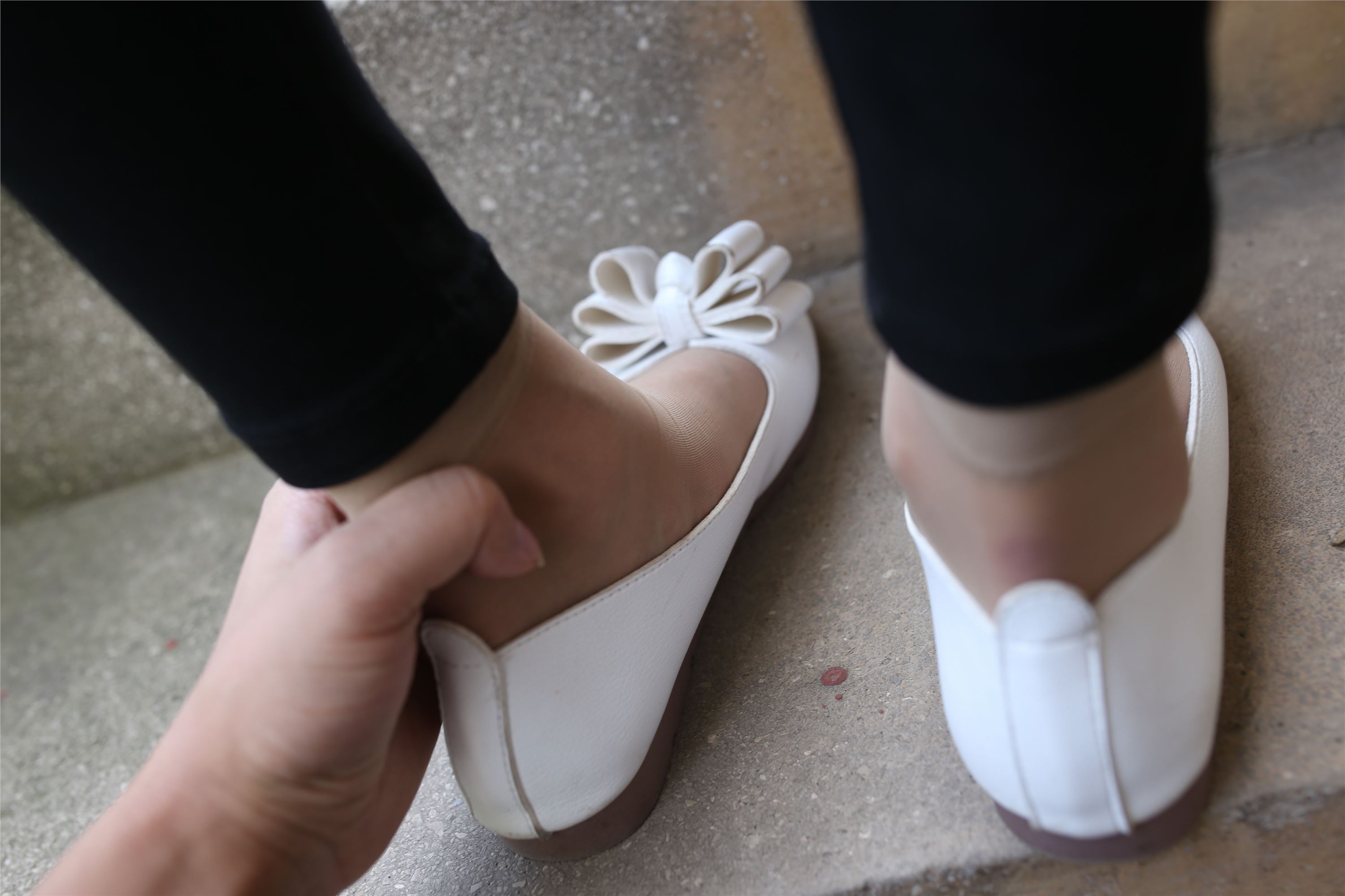 学妹肉丝 105P   ZXS-A115