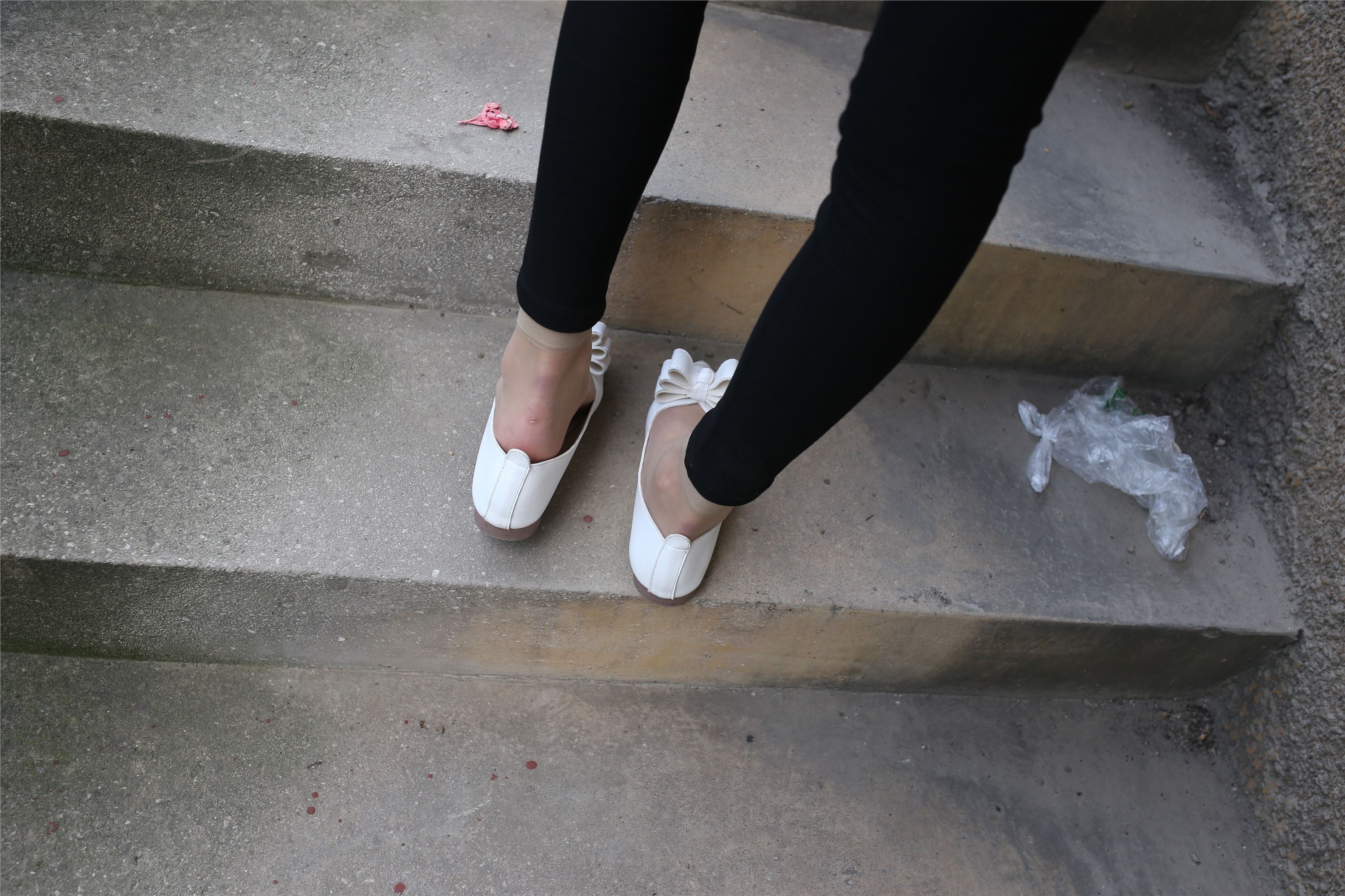 学妹肉丝 105P   ZXS-A115