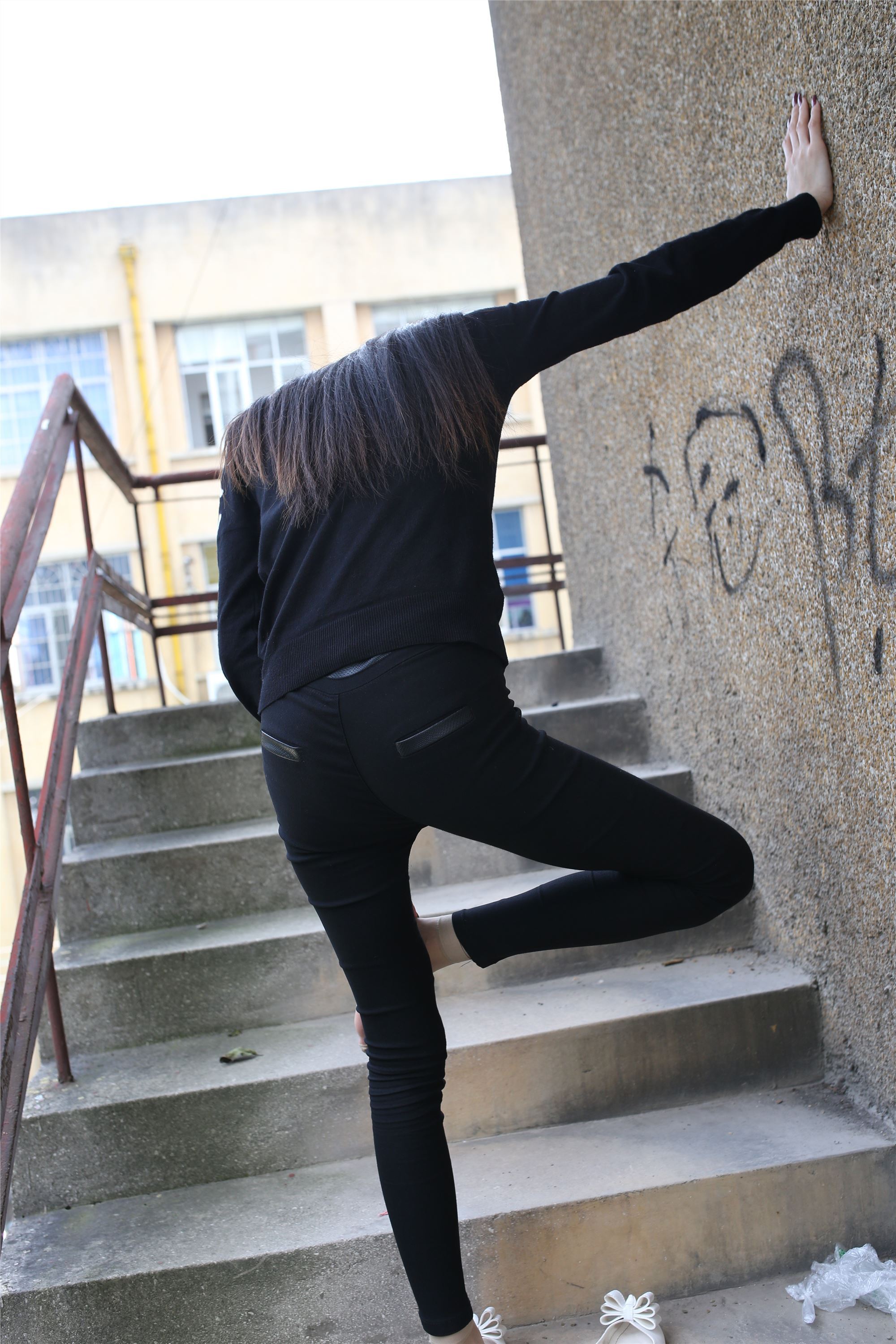 学妹肉丝 105P   ZXS-A115