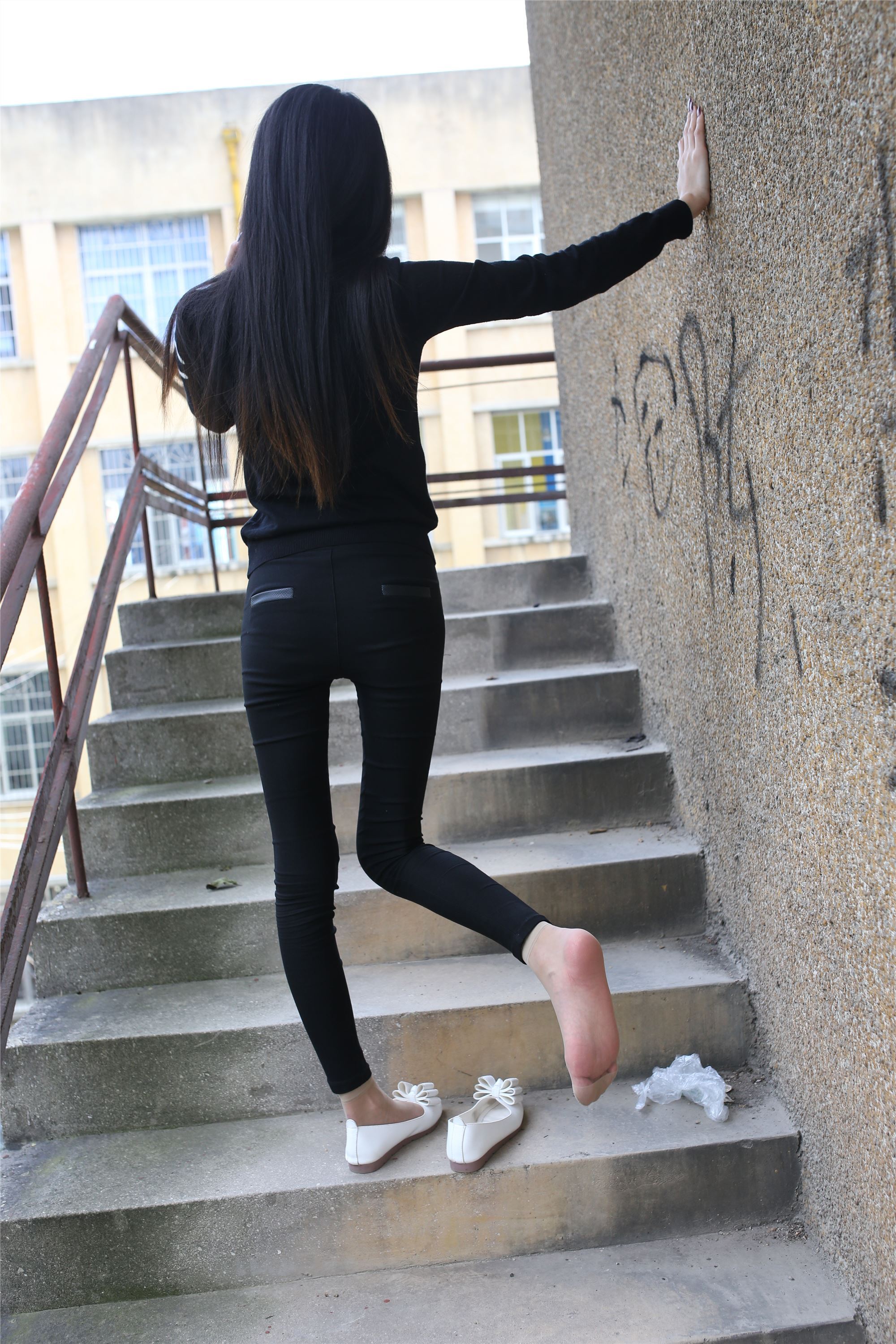 学妹肉丝 105P   ZXS-A115