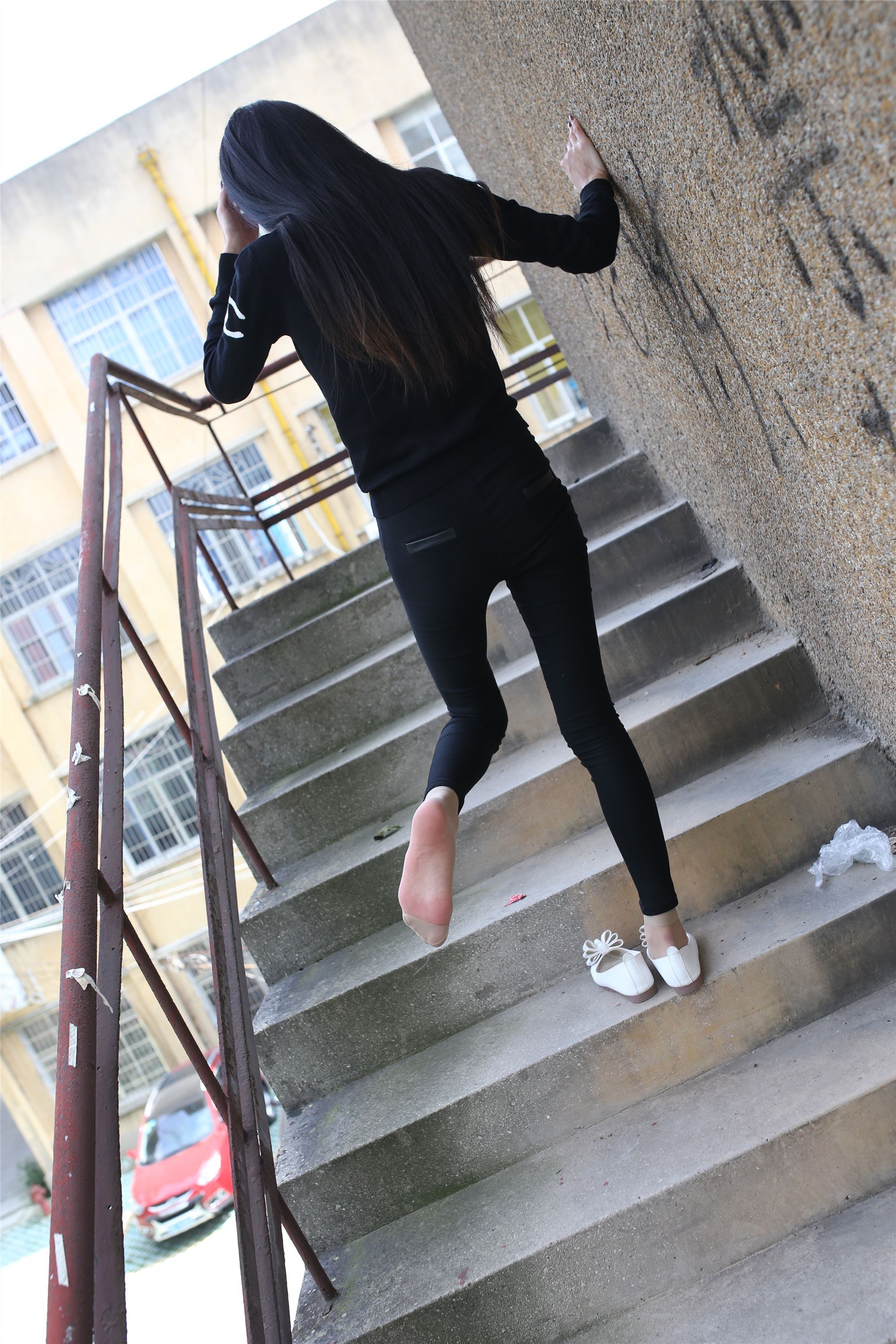 学妹肉丝 105P   ZXS-A115