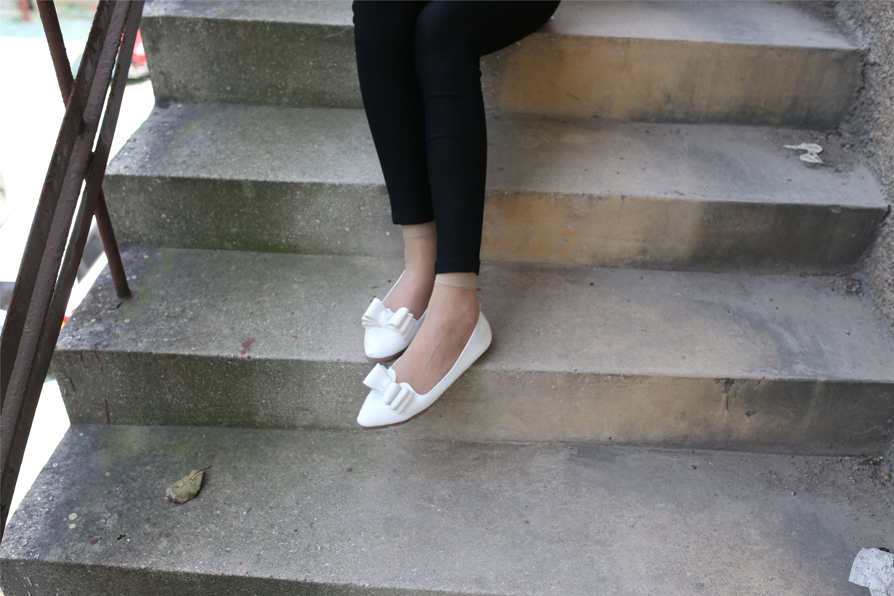 学妹肉丝 105P   ZXS-A115