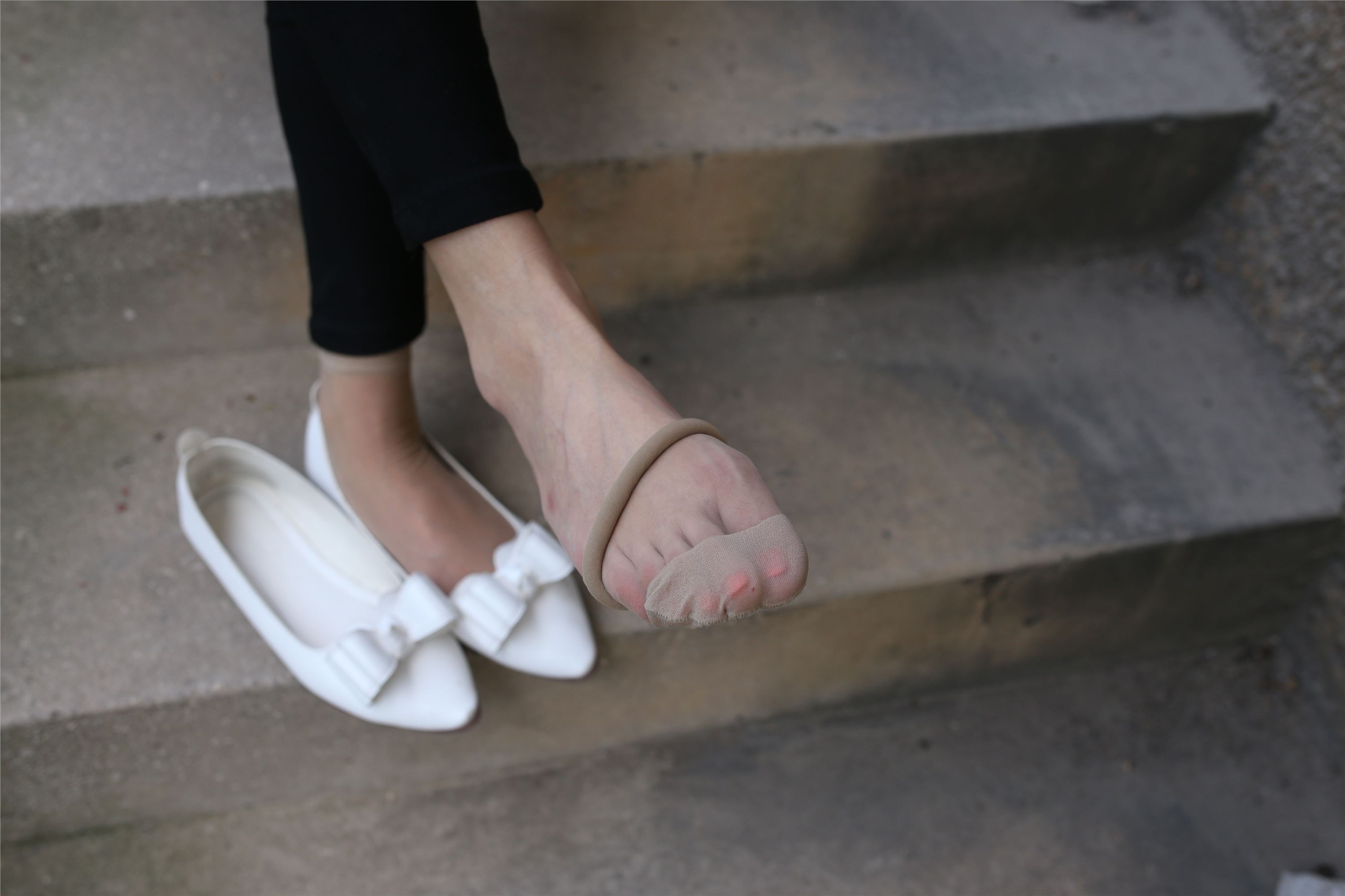 学妹肉丝 105P   ZXS-A115