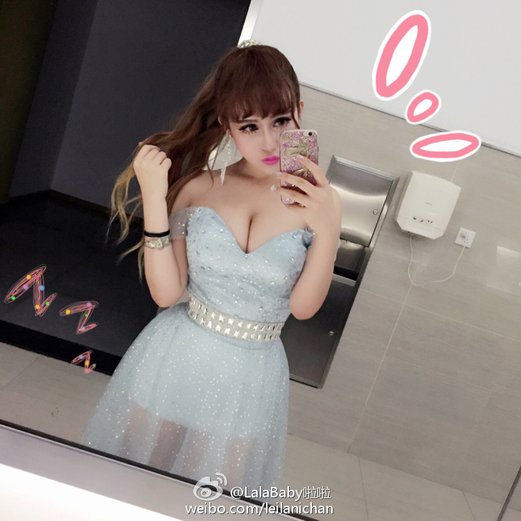 清新美少女 LalaBaby啦啦 生活照01