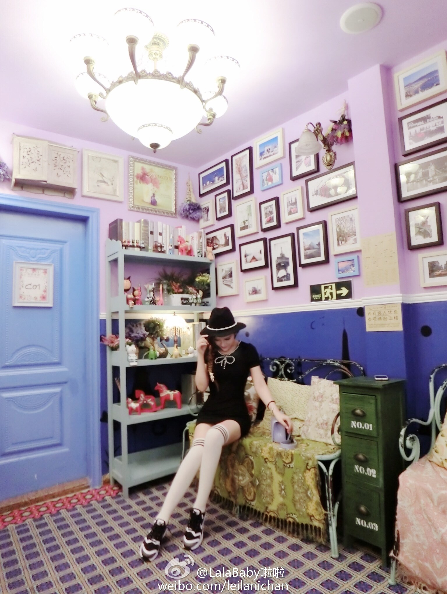 清新美少女 LalaBaby啦啦 生活照01