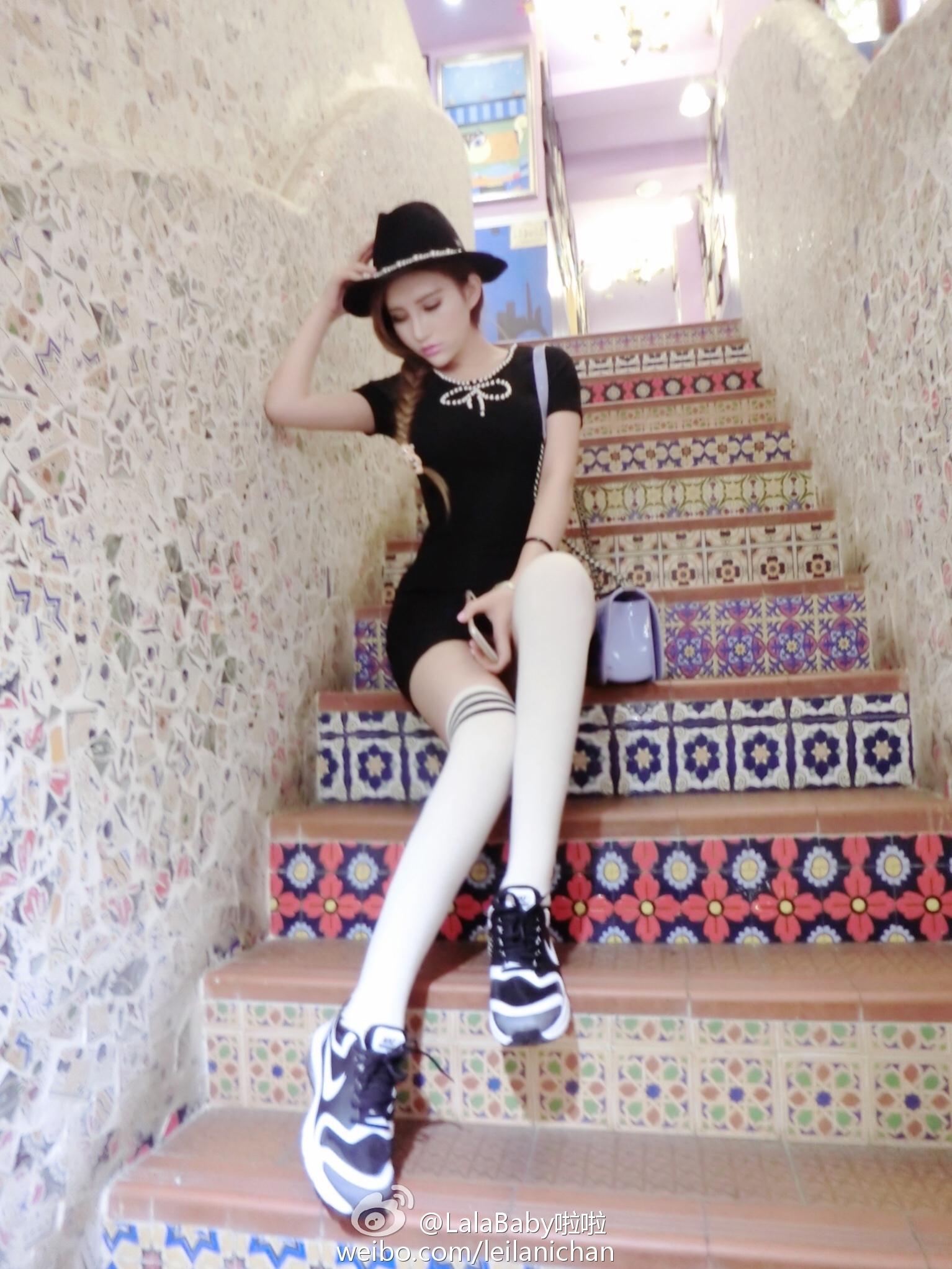 清新美少女 LalaBaby啦啦 生活照01