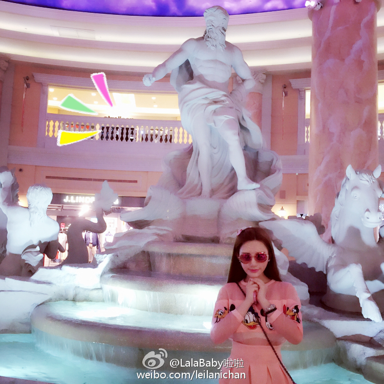 清新美少女 LalaBaby啦啦 生活照 2