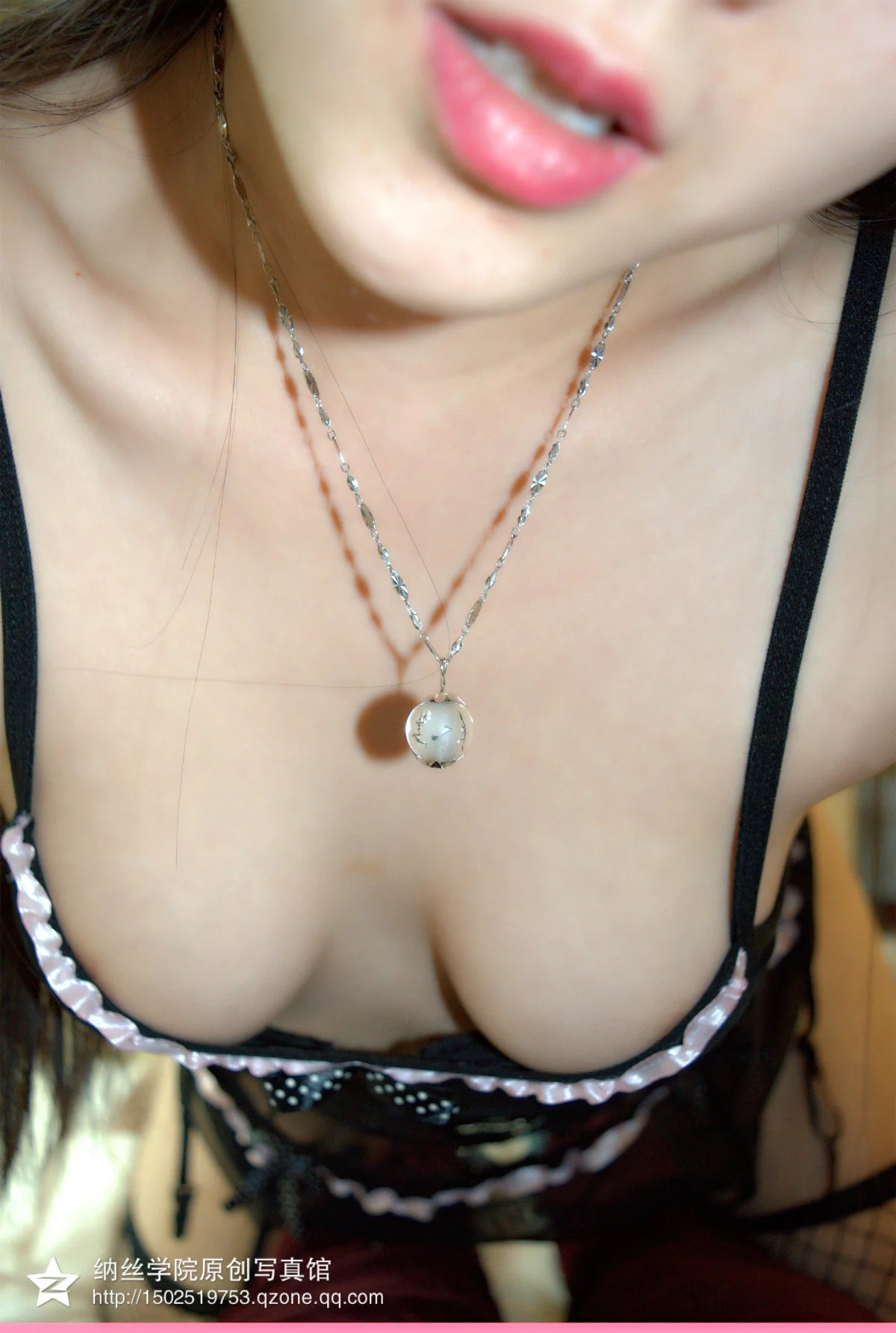 020黑丝47p 纳丝摄影