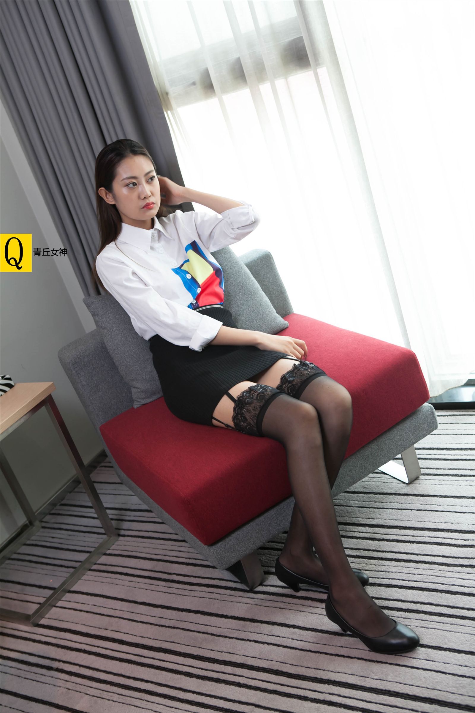 青丘女神丝袜美腿系列写真1