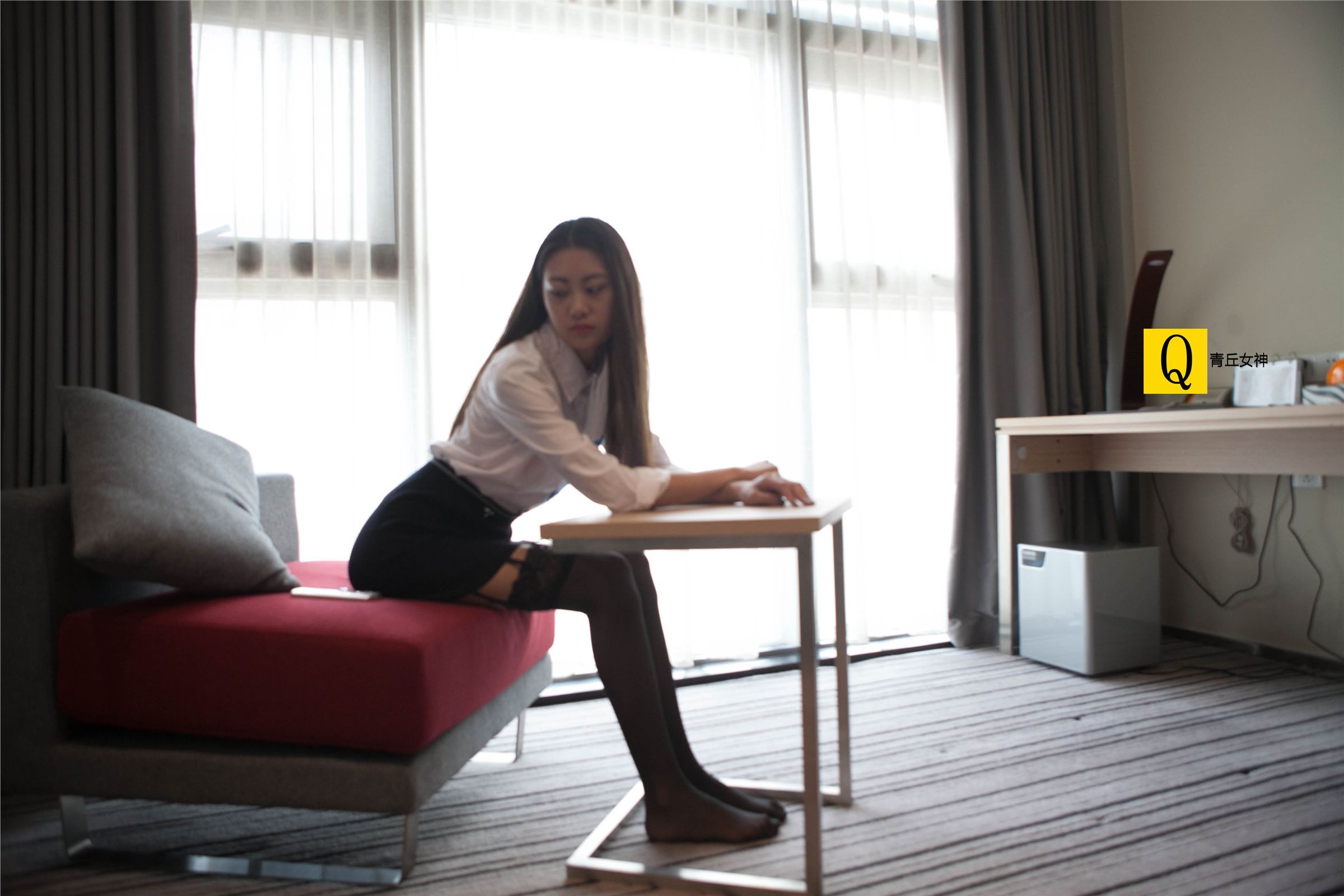 青丘女神丝袜美腿系列写真2