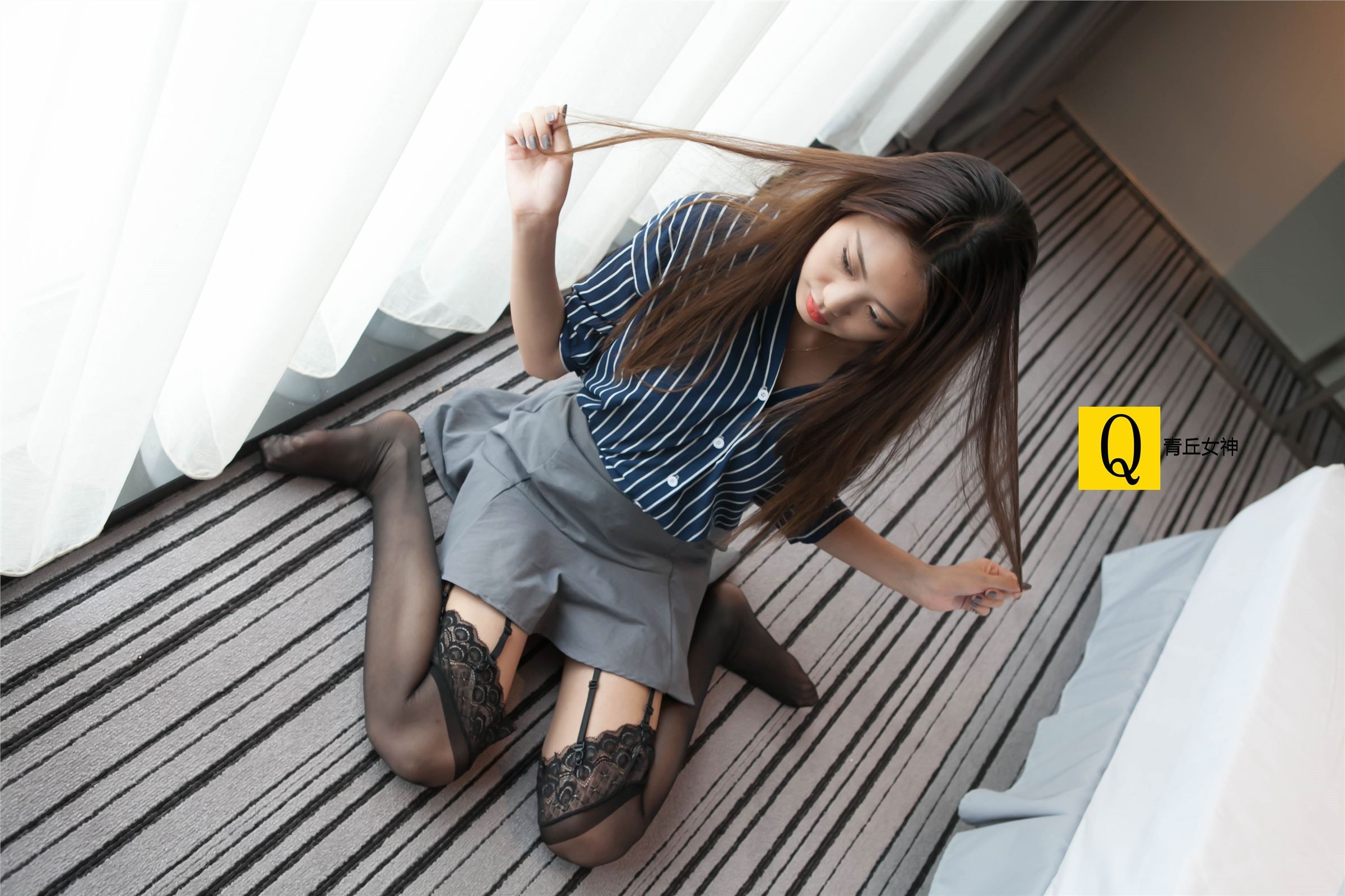 青丘女神丝袜美腿系列写真3