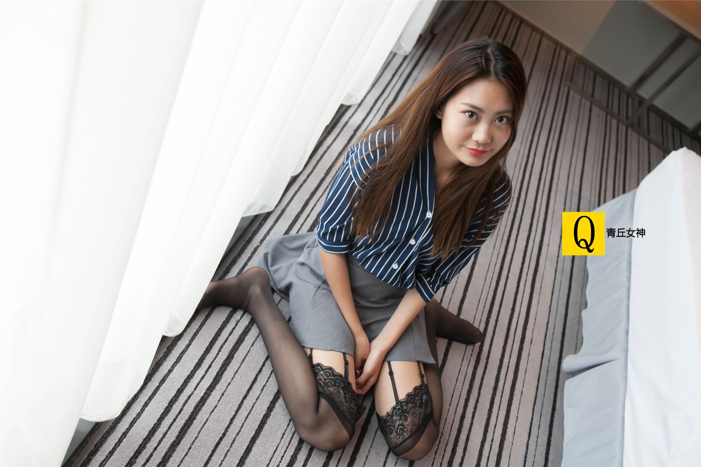 青丘女神丝袜美腿系列写真3