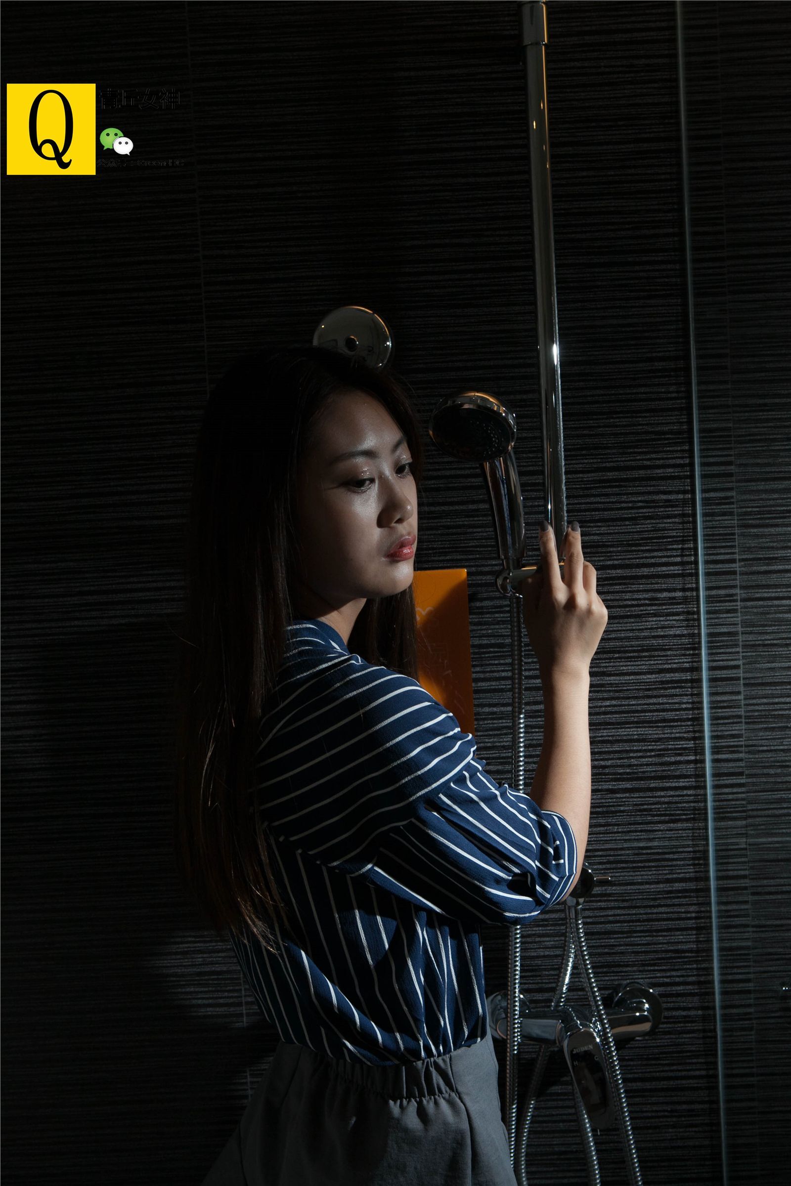 青丘女神丝袜美腿系列写真4