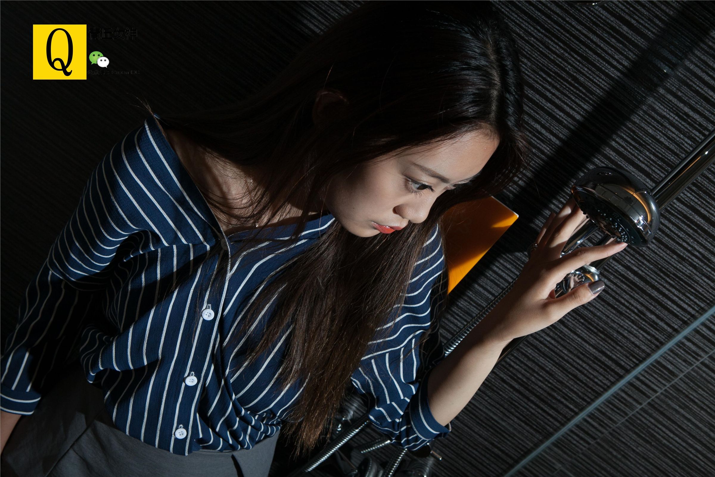 青丘女神丝袜美腿系列写真4