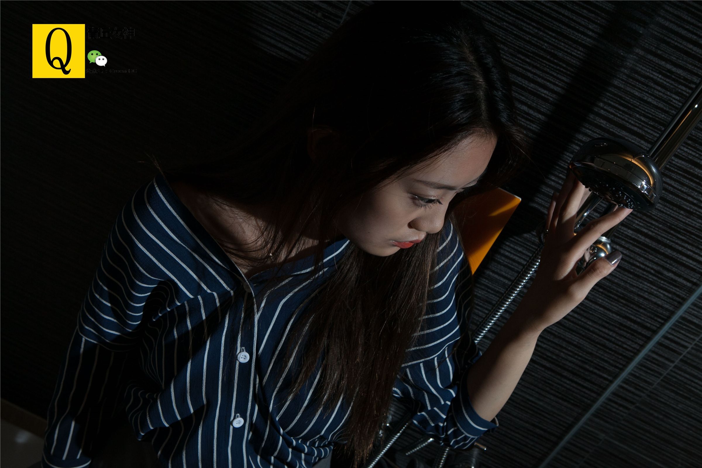 青丘女神丝袜美腿系列写真4