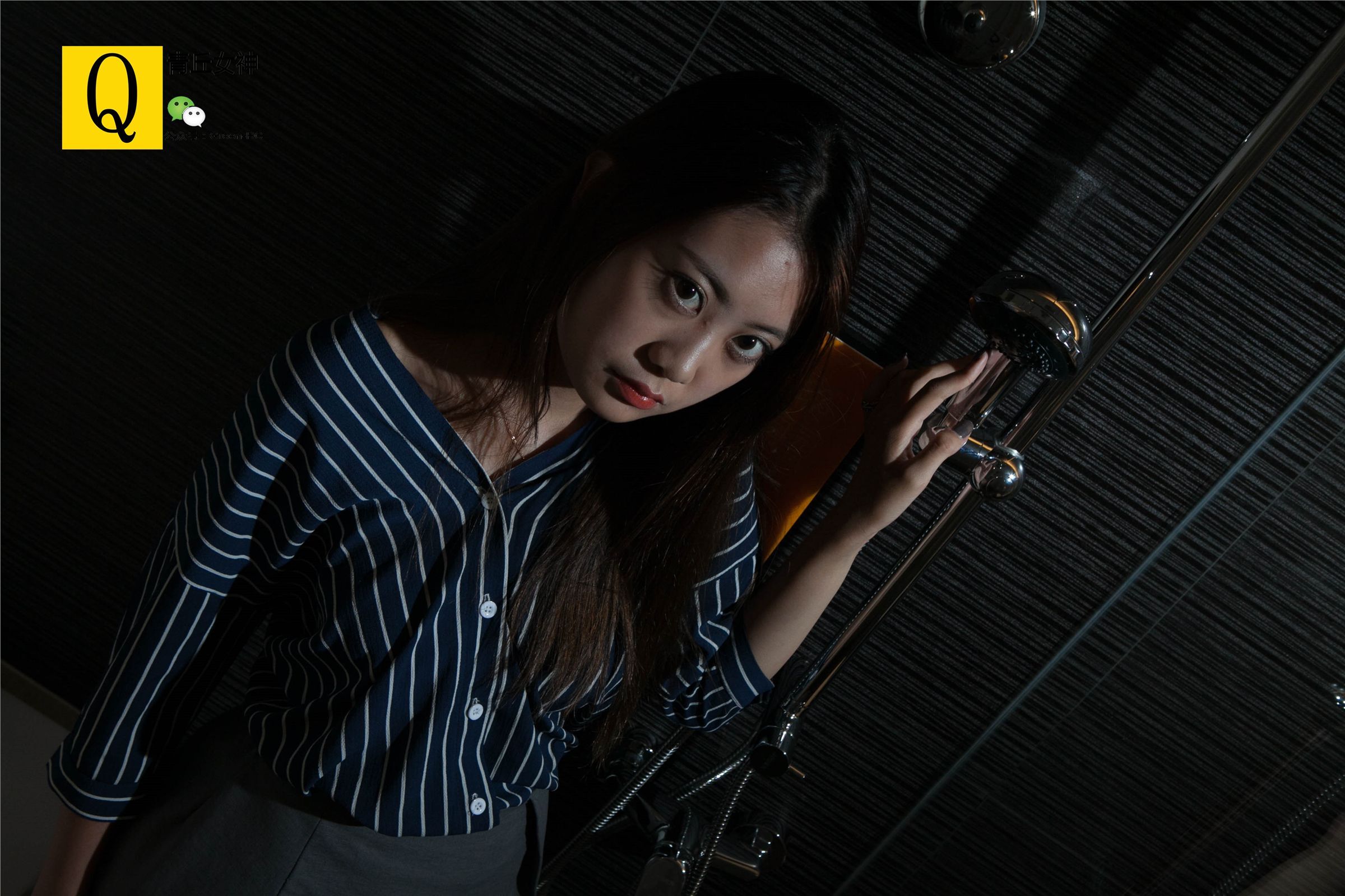 青丘女神丝袜美腿系列写真4