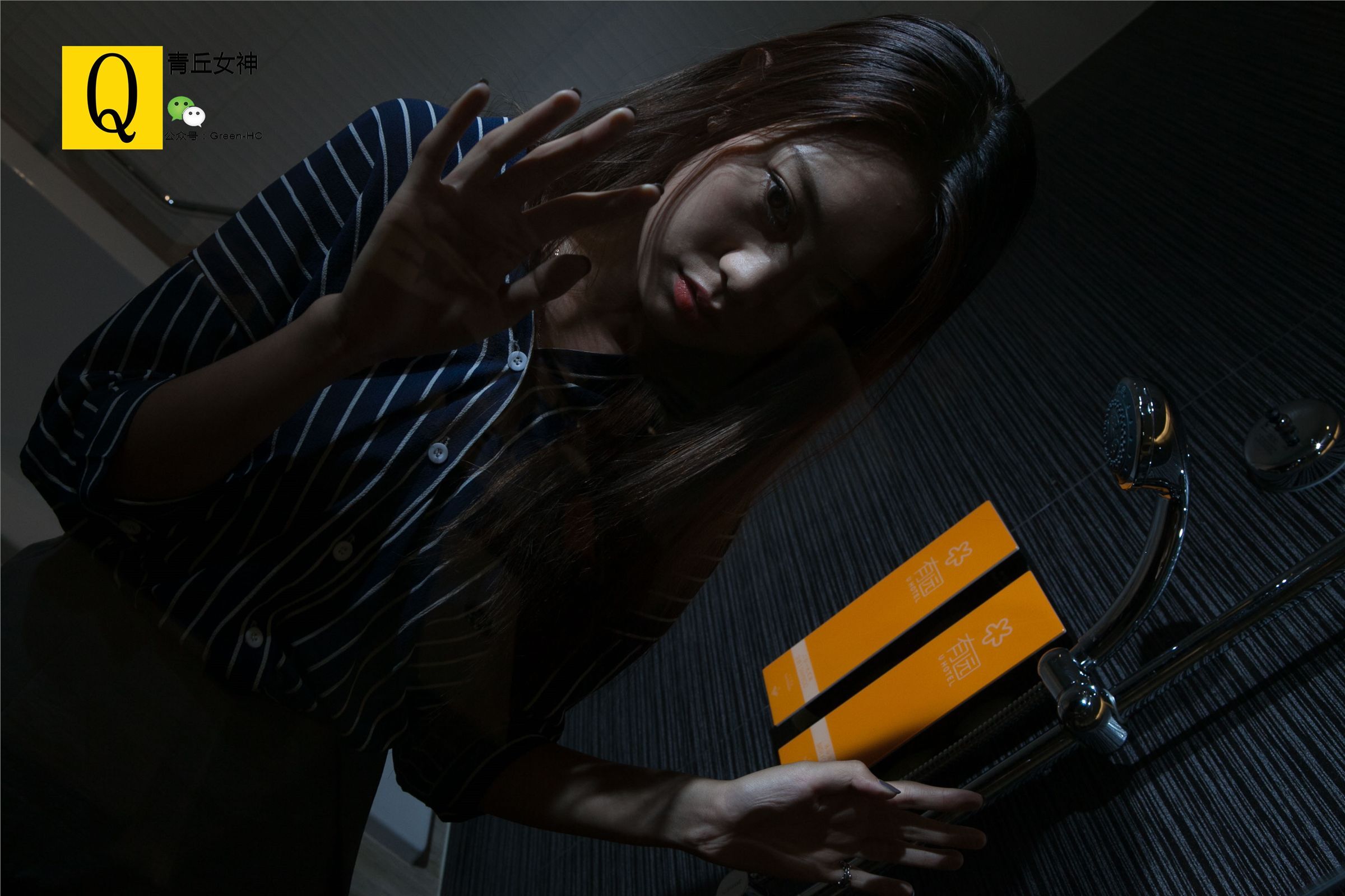 青丘女神丝袜美腿系列写真4