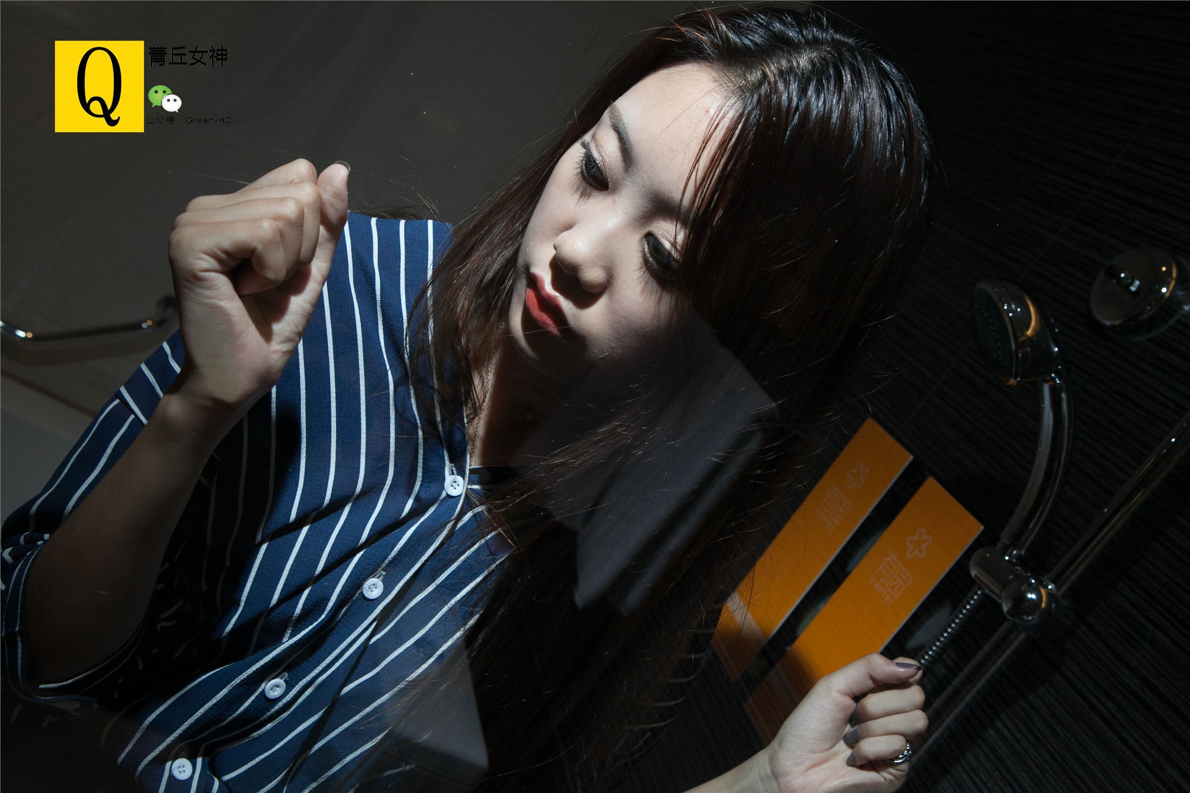 青丘女神丝袜美腿系列写真4