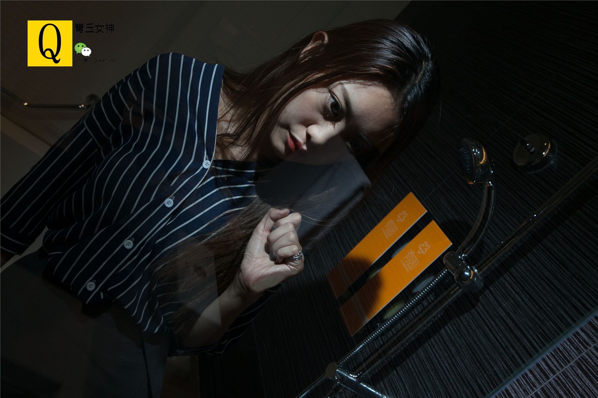 青丘女神丝袜美腿系列写真4