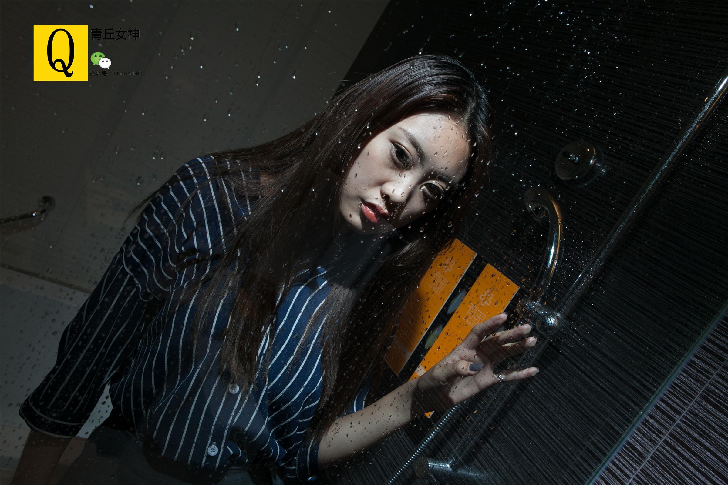 青丘女神丝袜美腿系列写真4