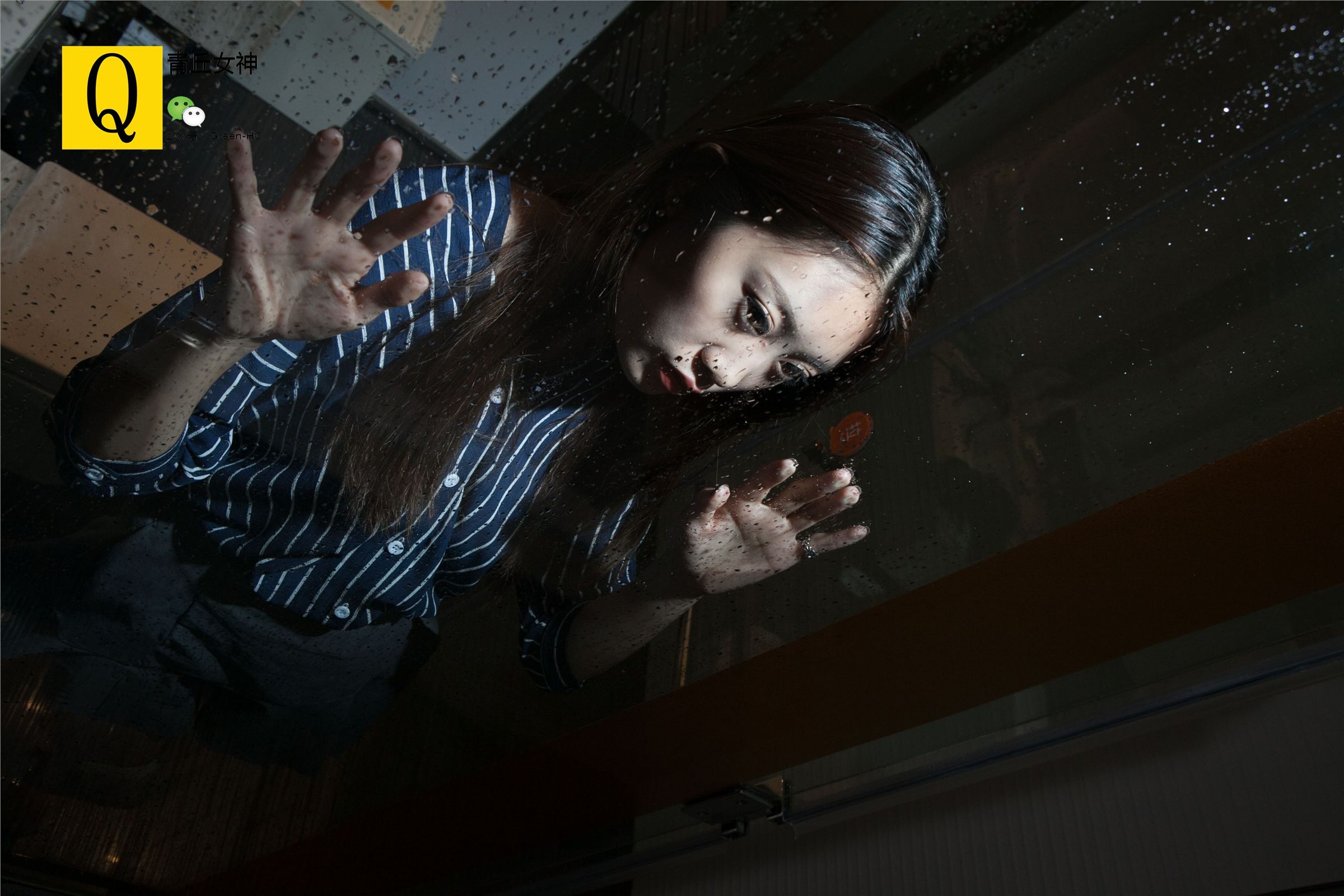 青丘女神丝袜美腿系列写真4