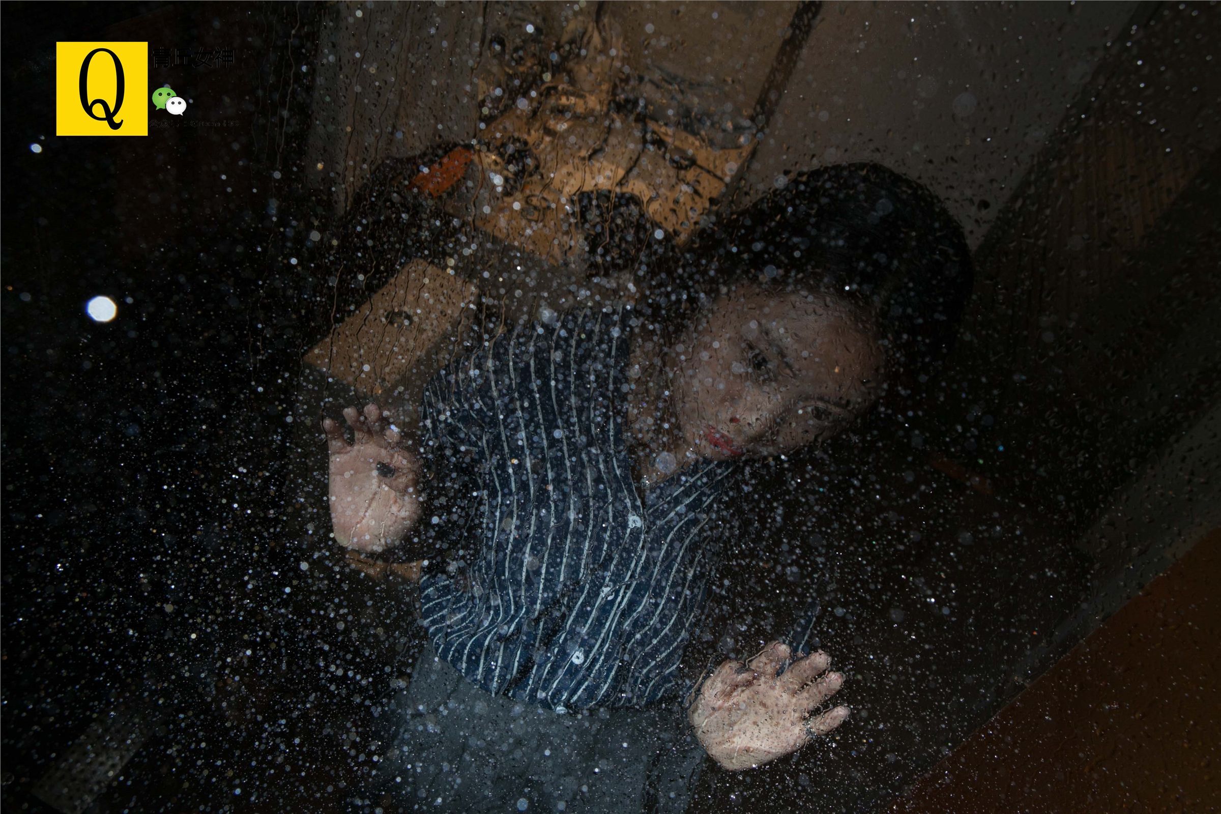 青丘女神丝袜美腿系列写真4