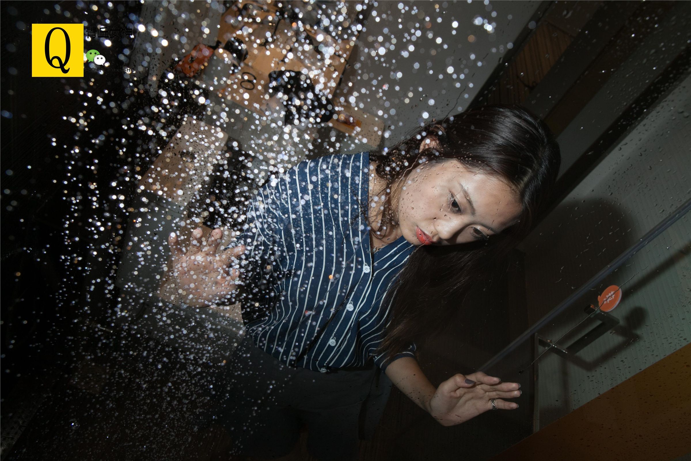 青丘女神丝袜美腿系列写真4