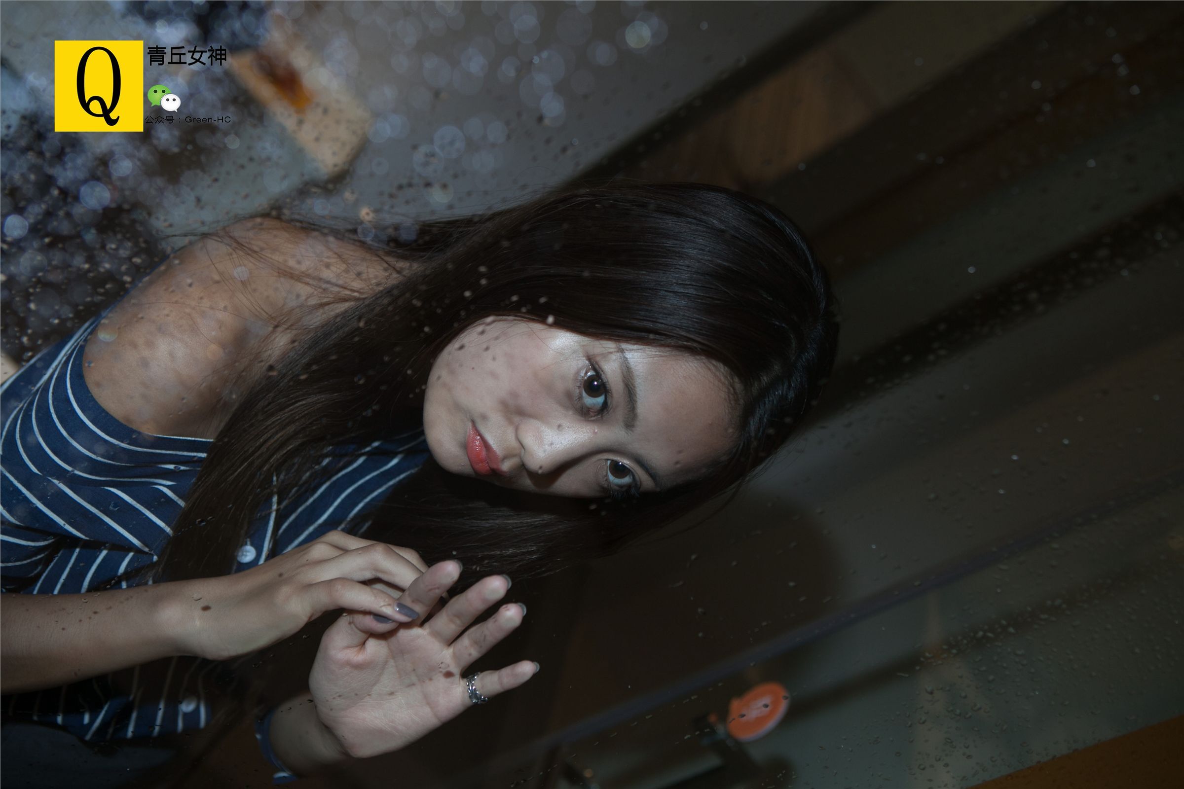 青丘女神丝袜美腿系列写真4