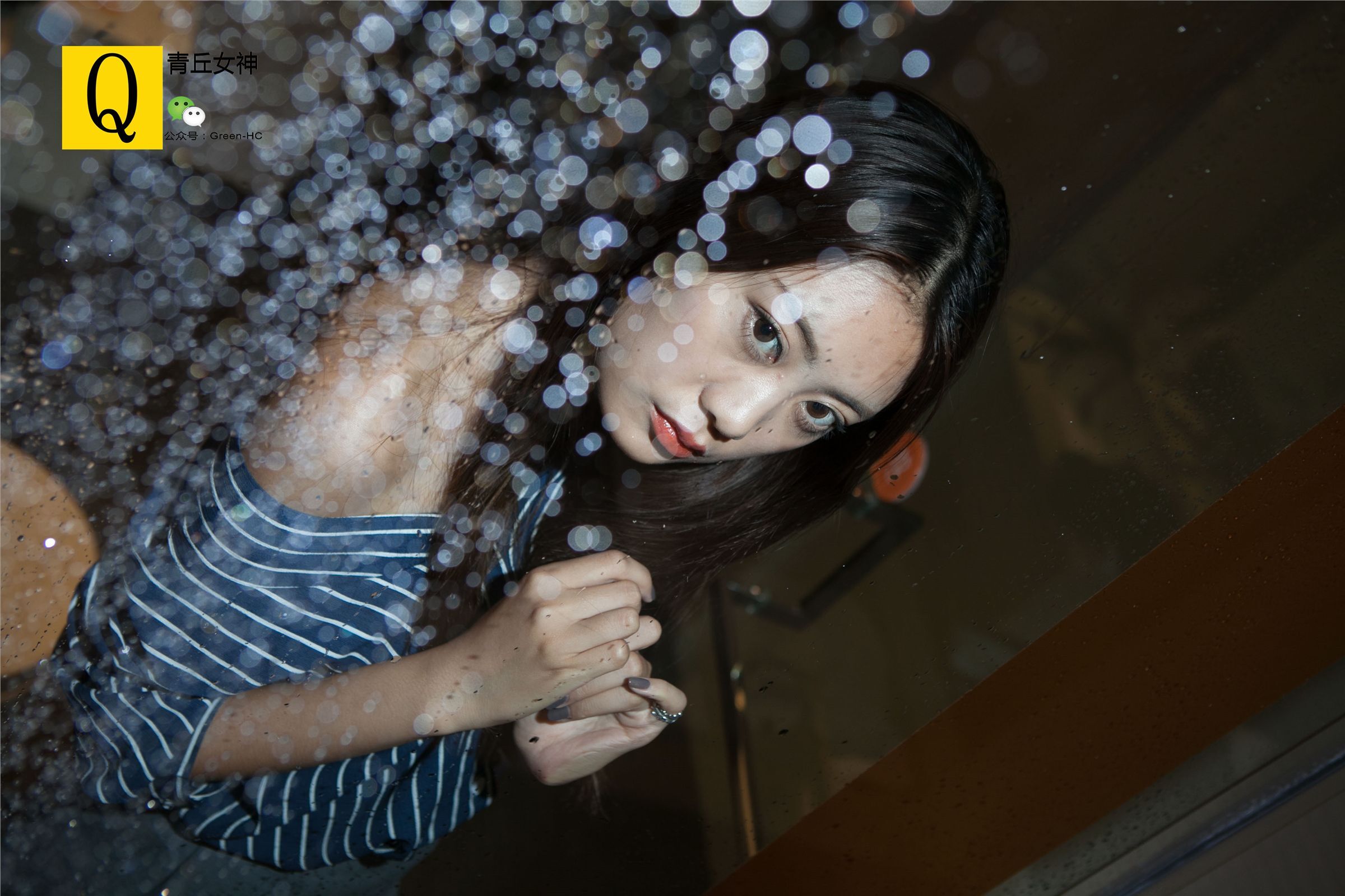 青丘女神丝袜美腿系列写真4