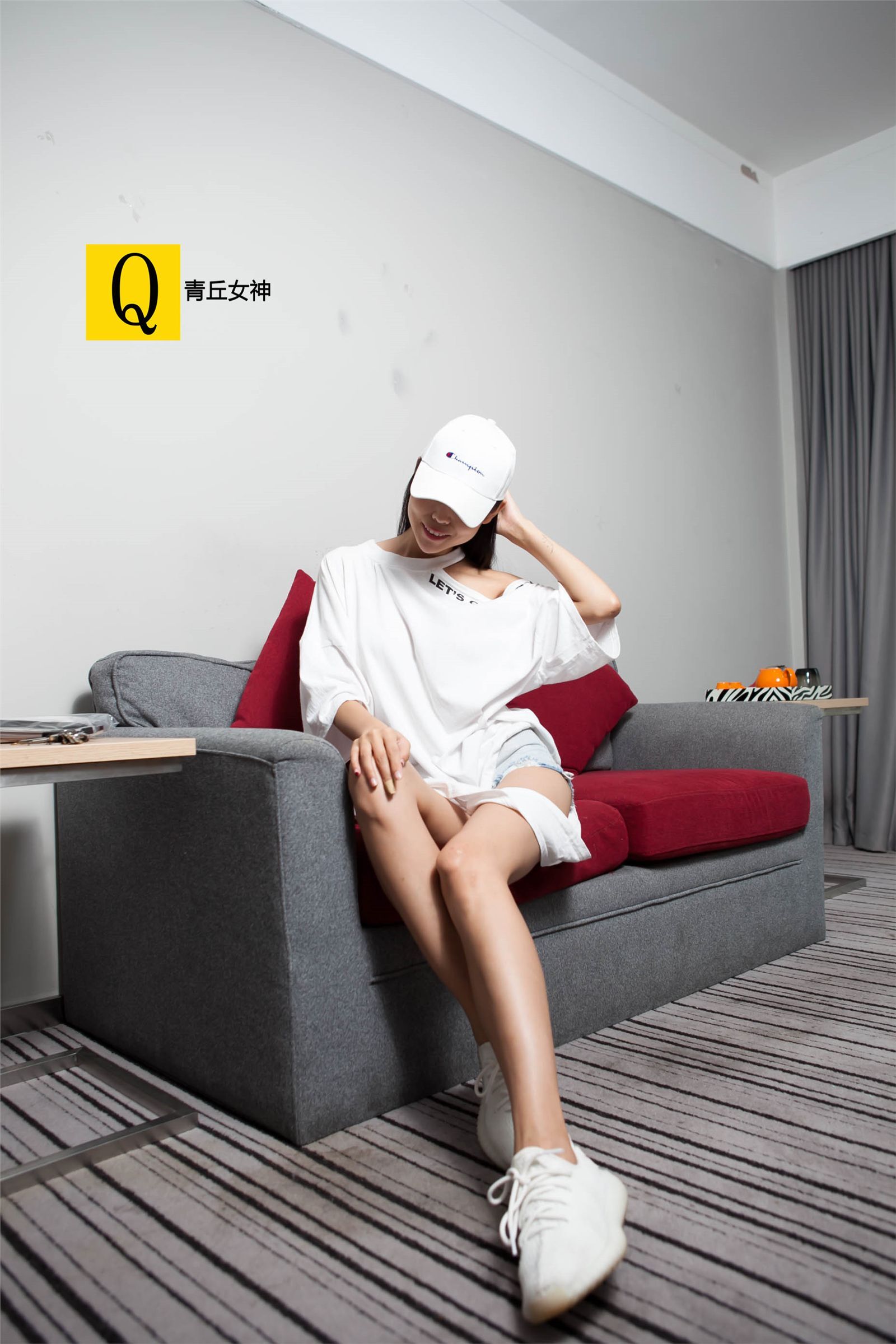 青丘女神丝袜美腿系列写真5